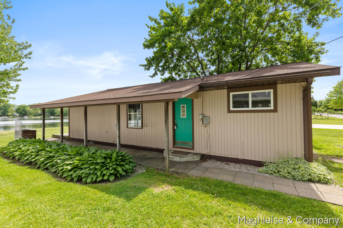 9048 Loveless Drive NE Rockford MI 49341