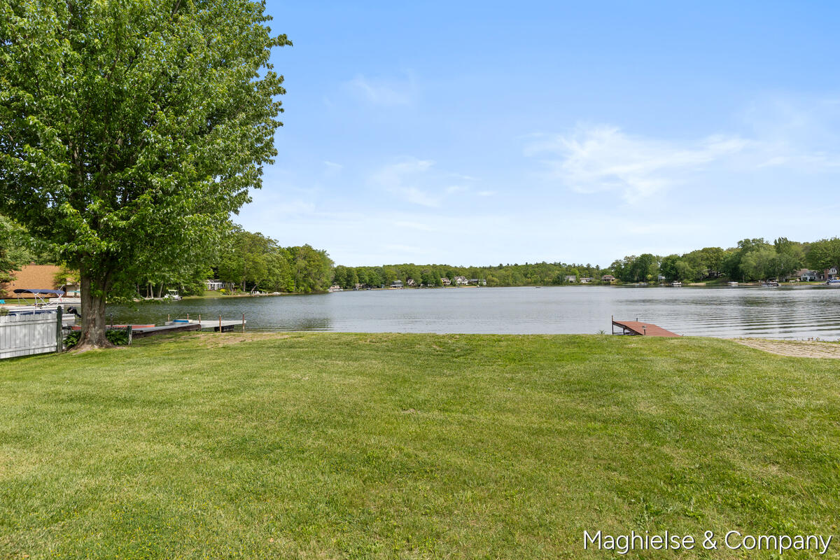 9048 Loveless Drive NE Rockford MI 49341