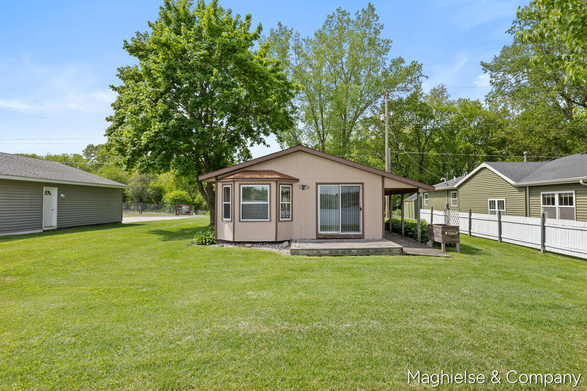 9048 Loveless Drive NE Rockford MI 49341