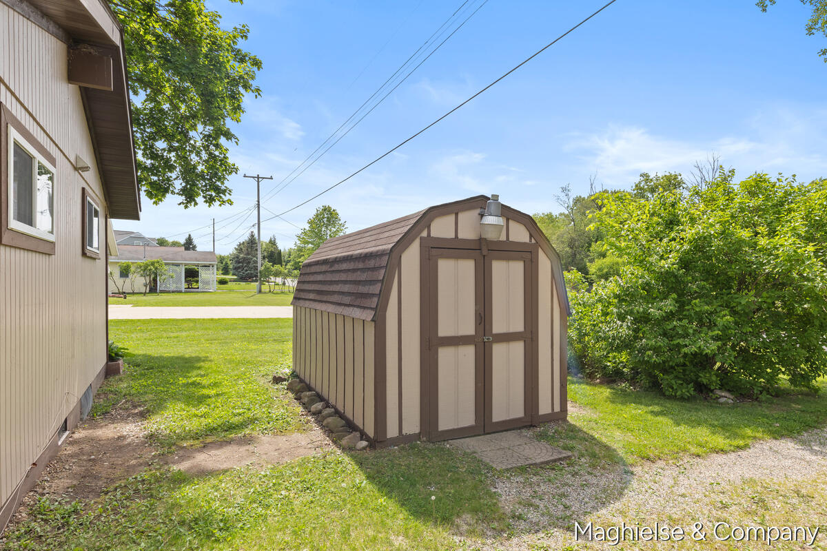 9048 Loveless Drive NE Rockford MI 49341