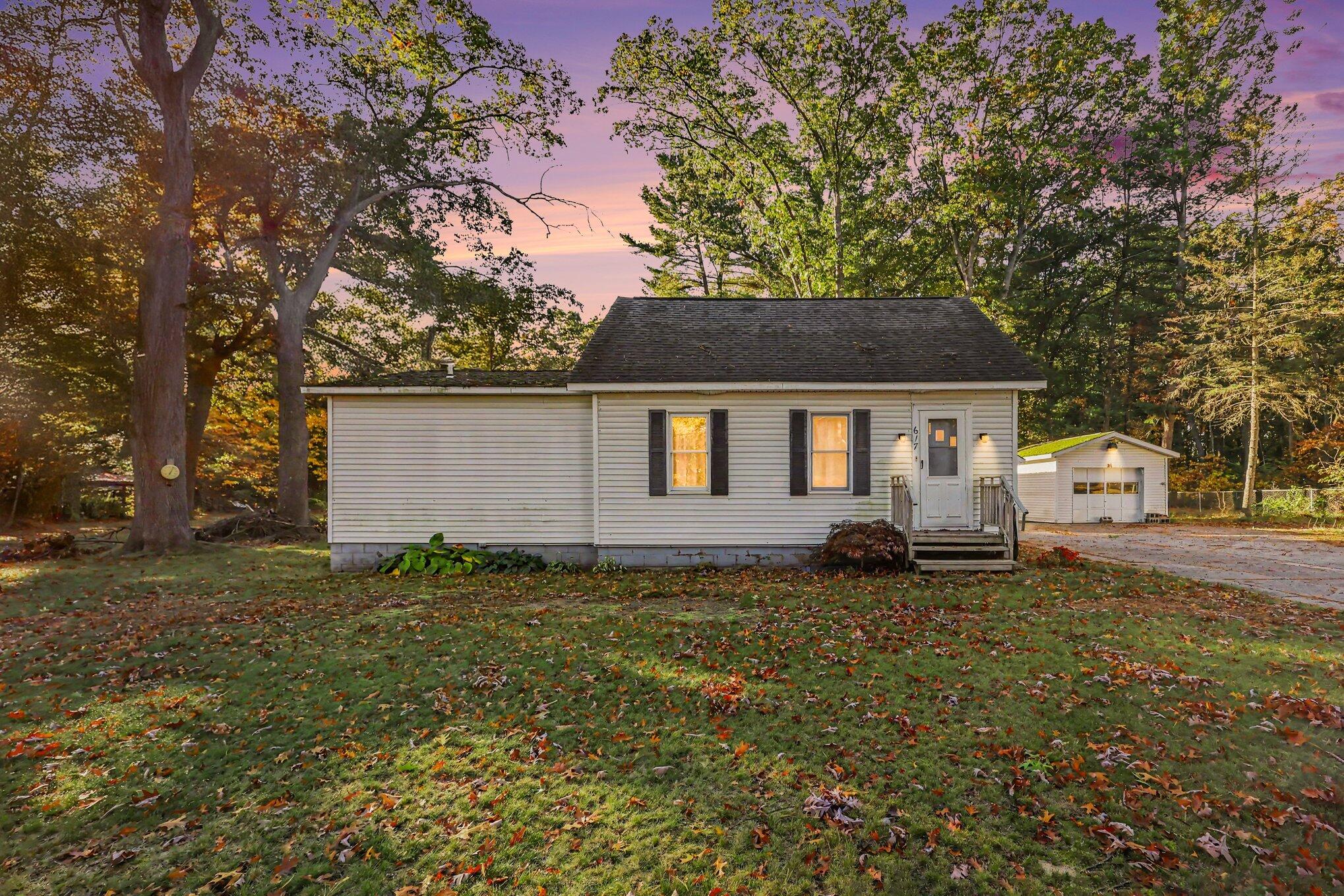 617 W River Road Muskegon MI 49445