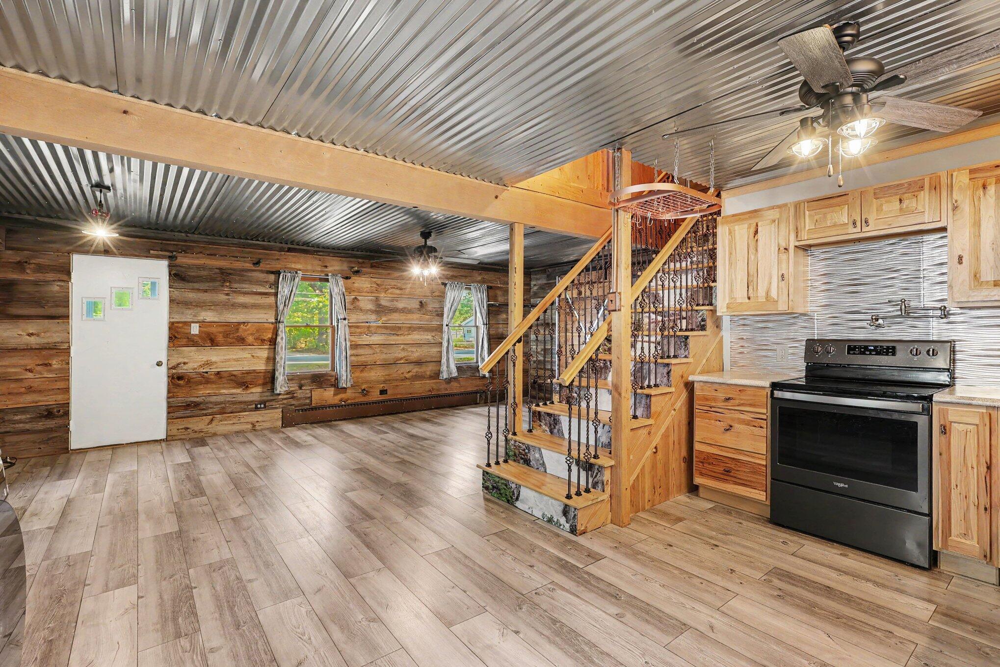 617 W River Road Muskegon MI 49445