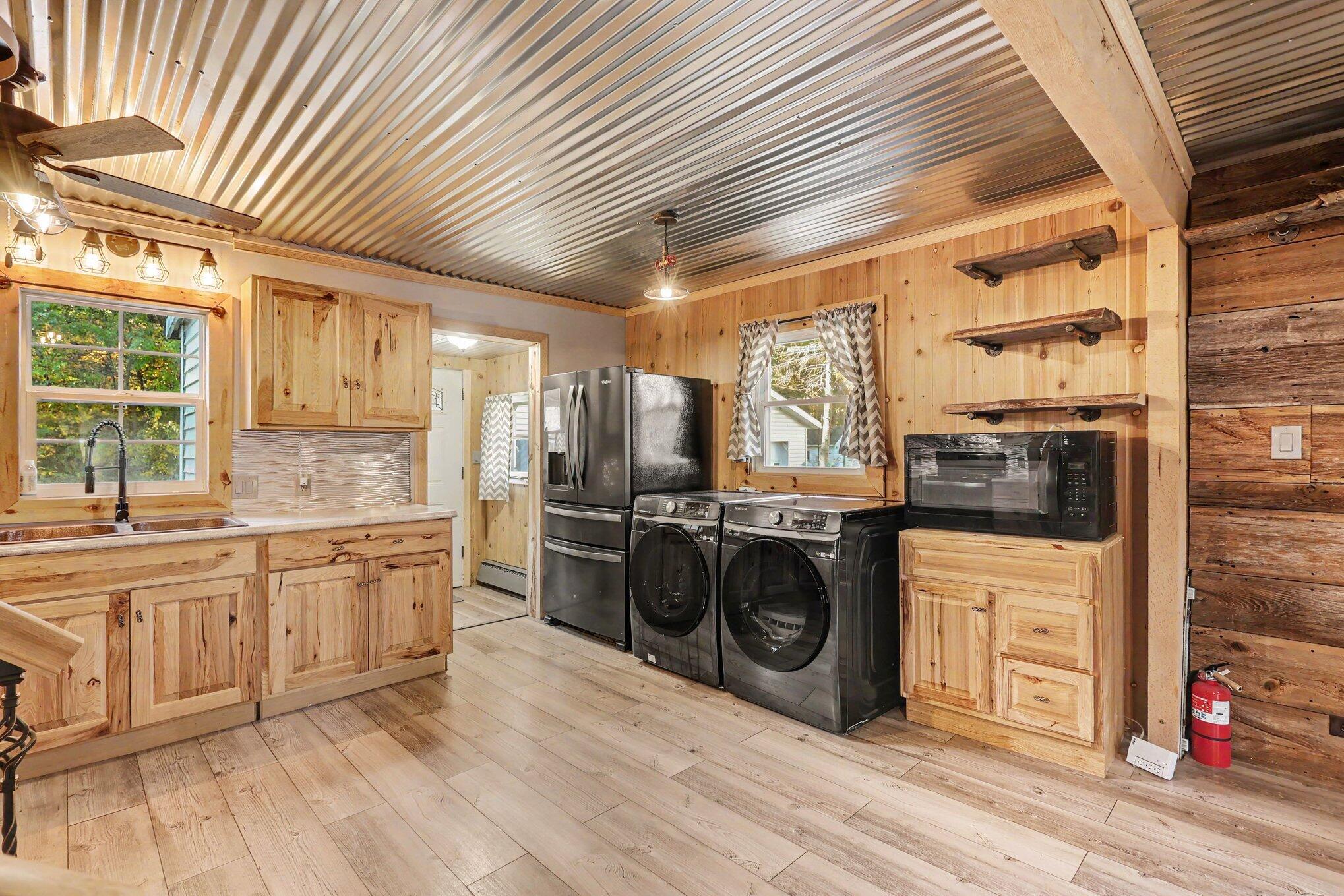 617 W River Road Muskegon MI 49445