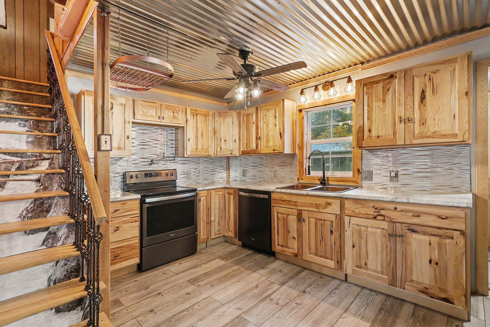 617 W River Road Muskegon MI 49445