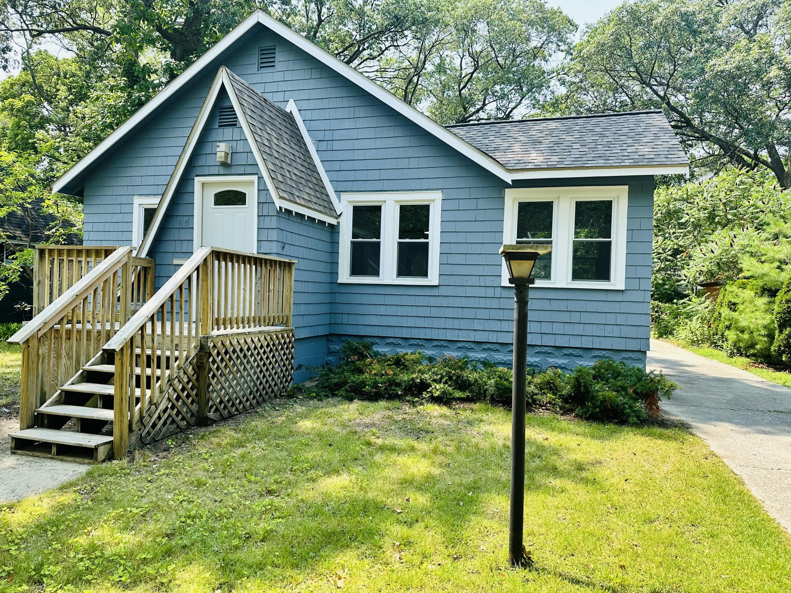 1953 Jiroch Street Muskegon MI 49442