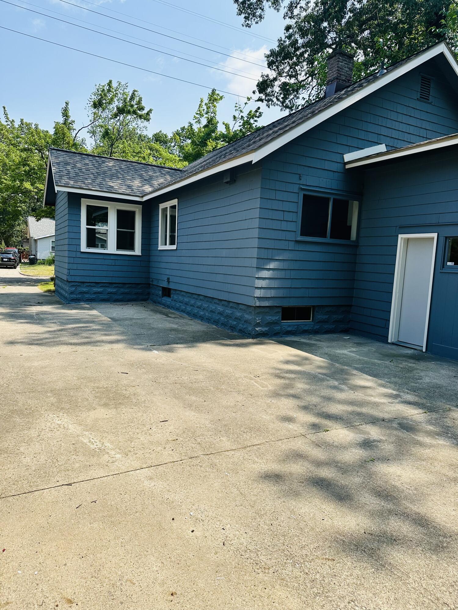 1953 Jiroch Street Muskegon MI 49442