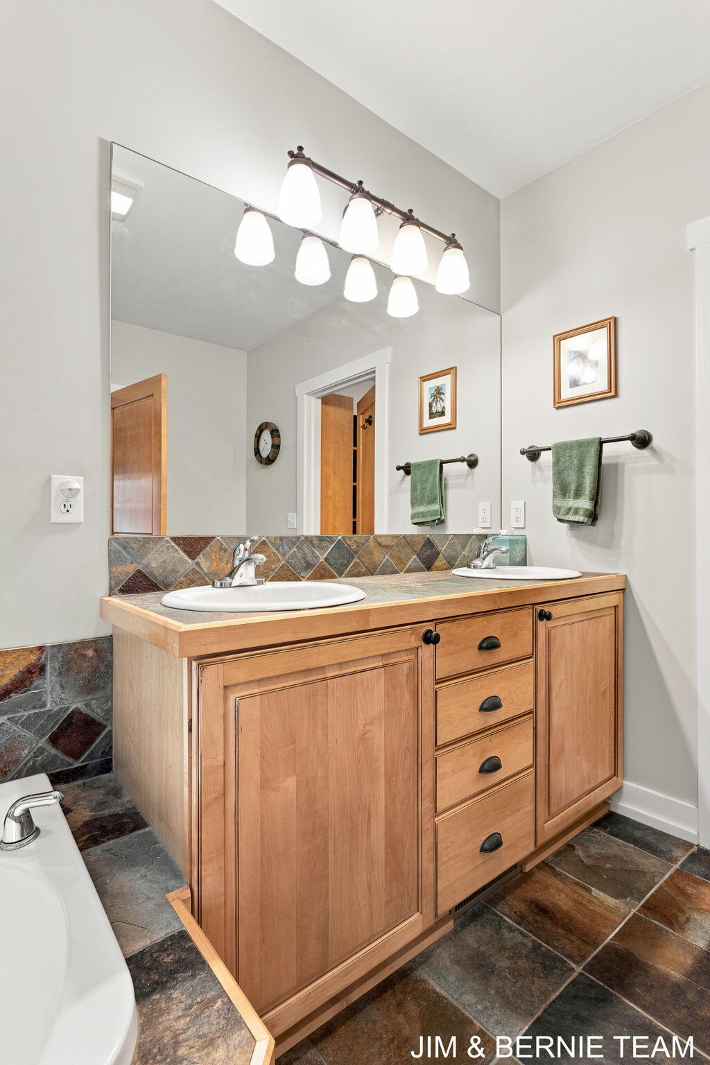 3235 Lakeview Drive Allegan MI 49010