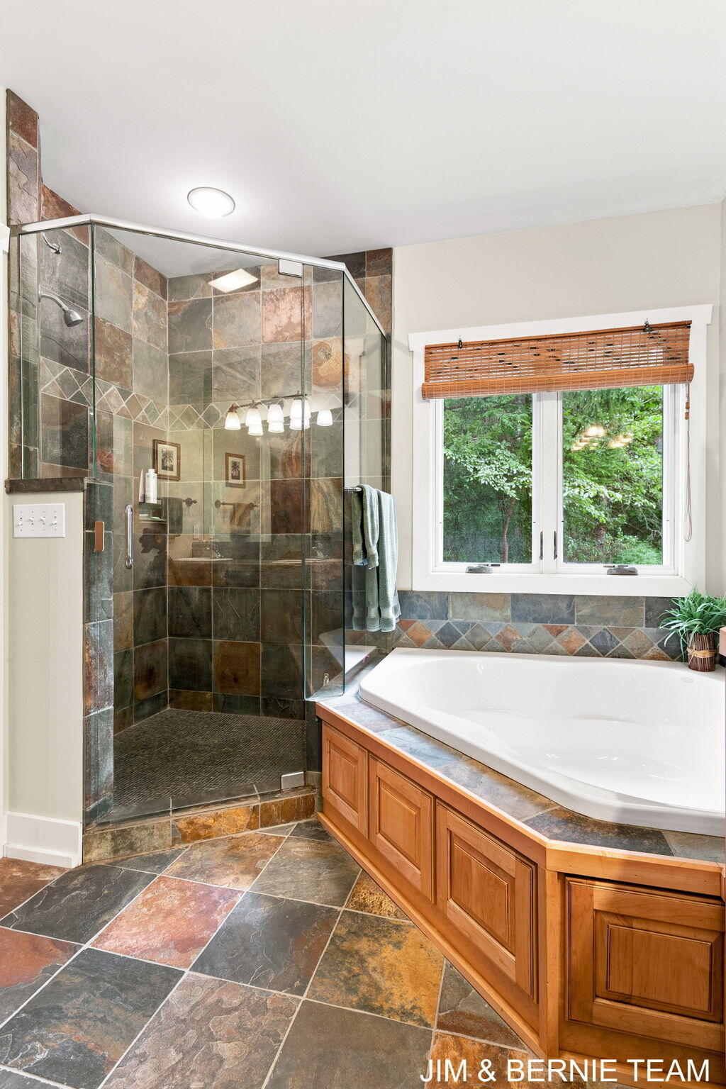 3235 Lakeview Drive Allegan MI 49010