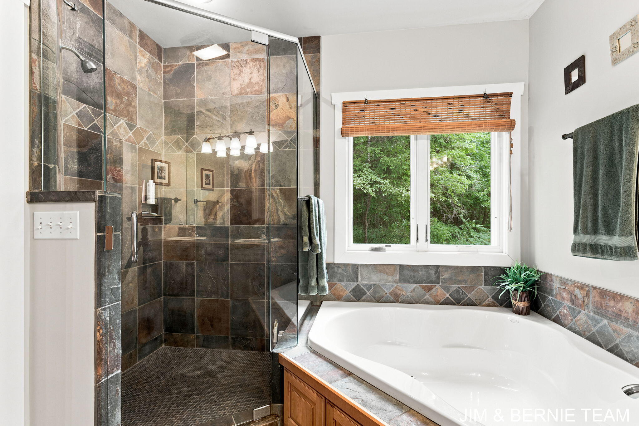 3235 Lakeview Drive Allegan MI 49010