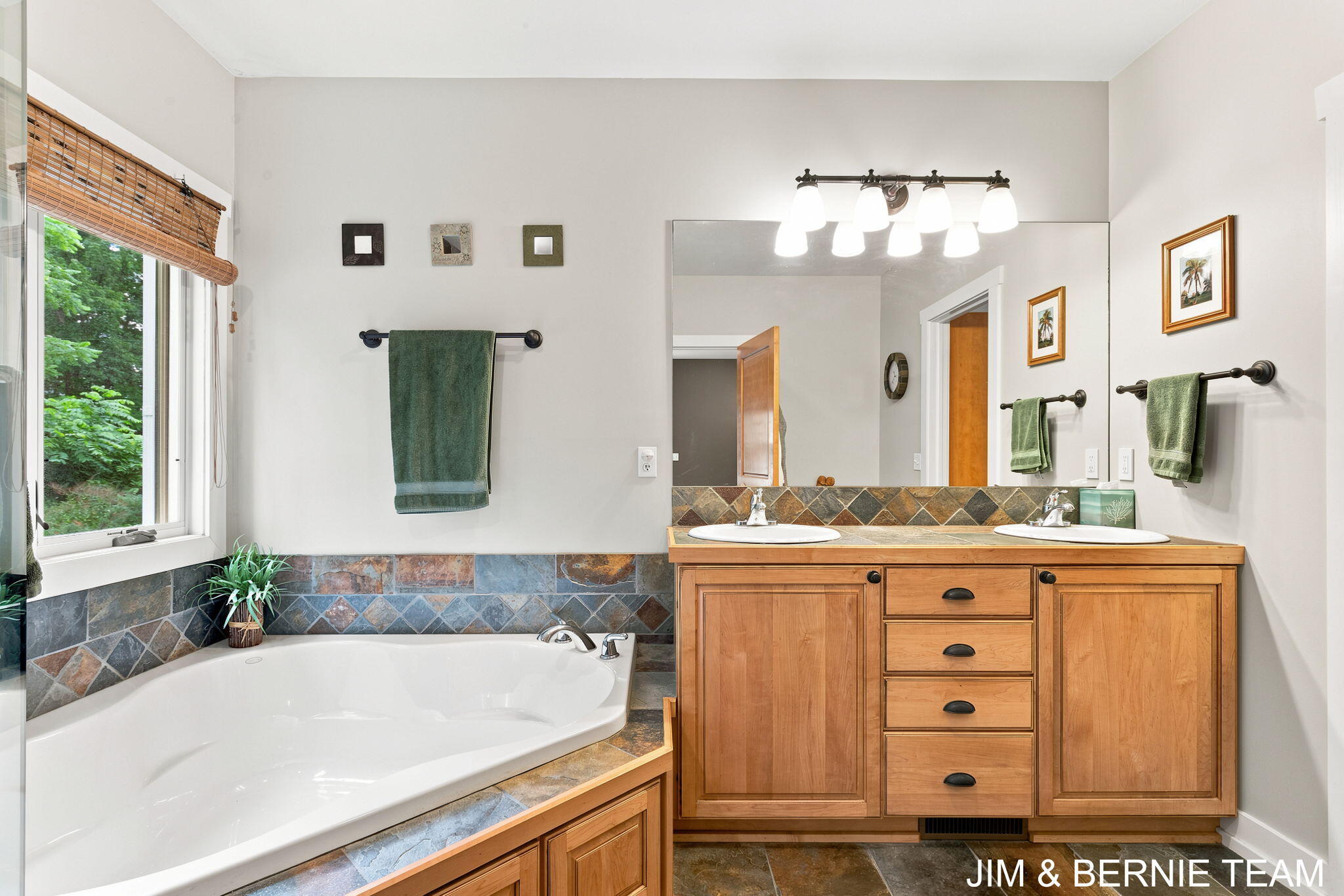 3235 Lakeview Drive Allegan MI 49010