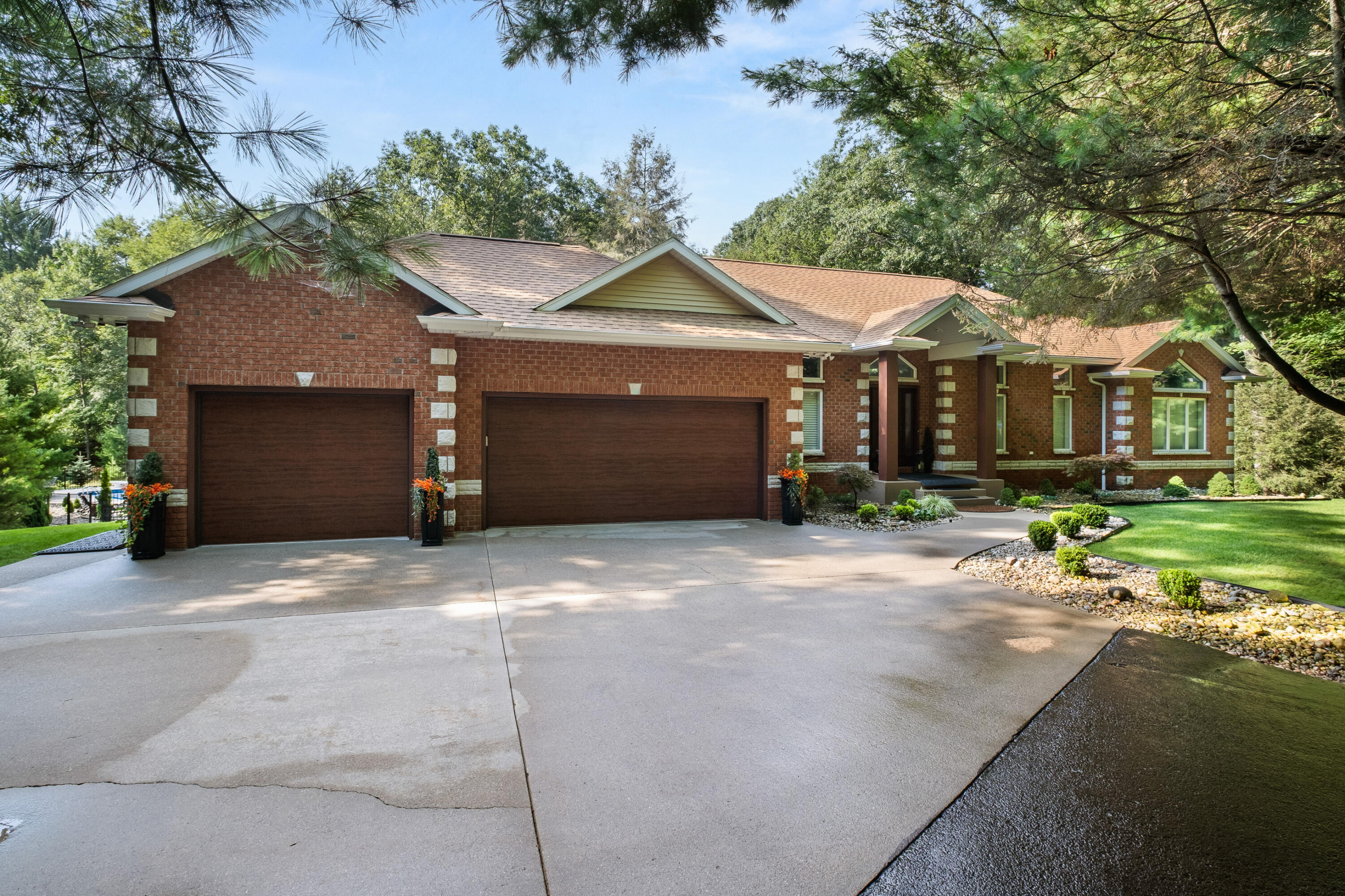 6065 N Scenic Woods Circle N Muskegon MI 49445