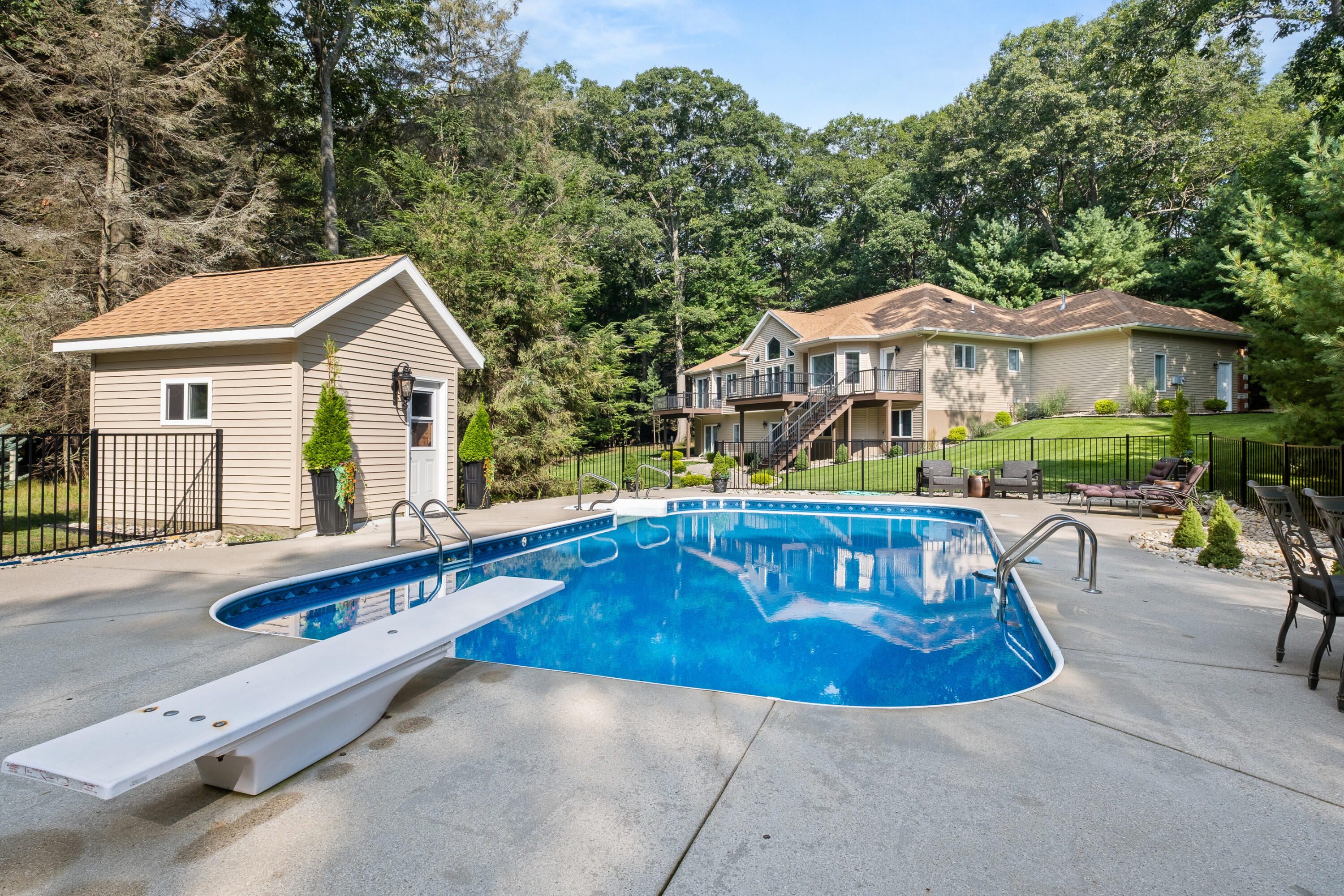 6065 N Scenic Woods Circle N Muskegon MI 49445