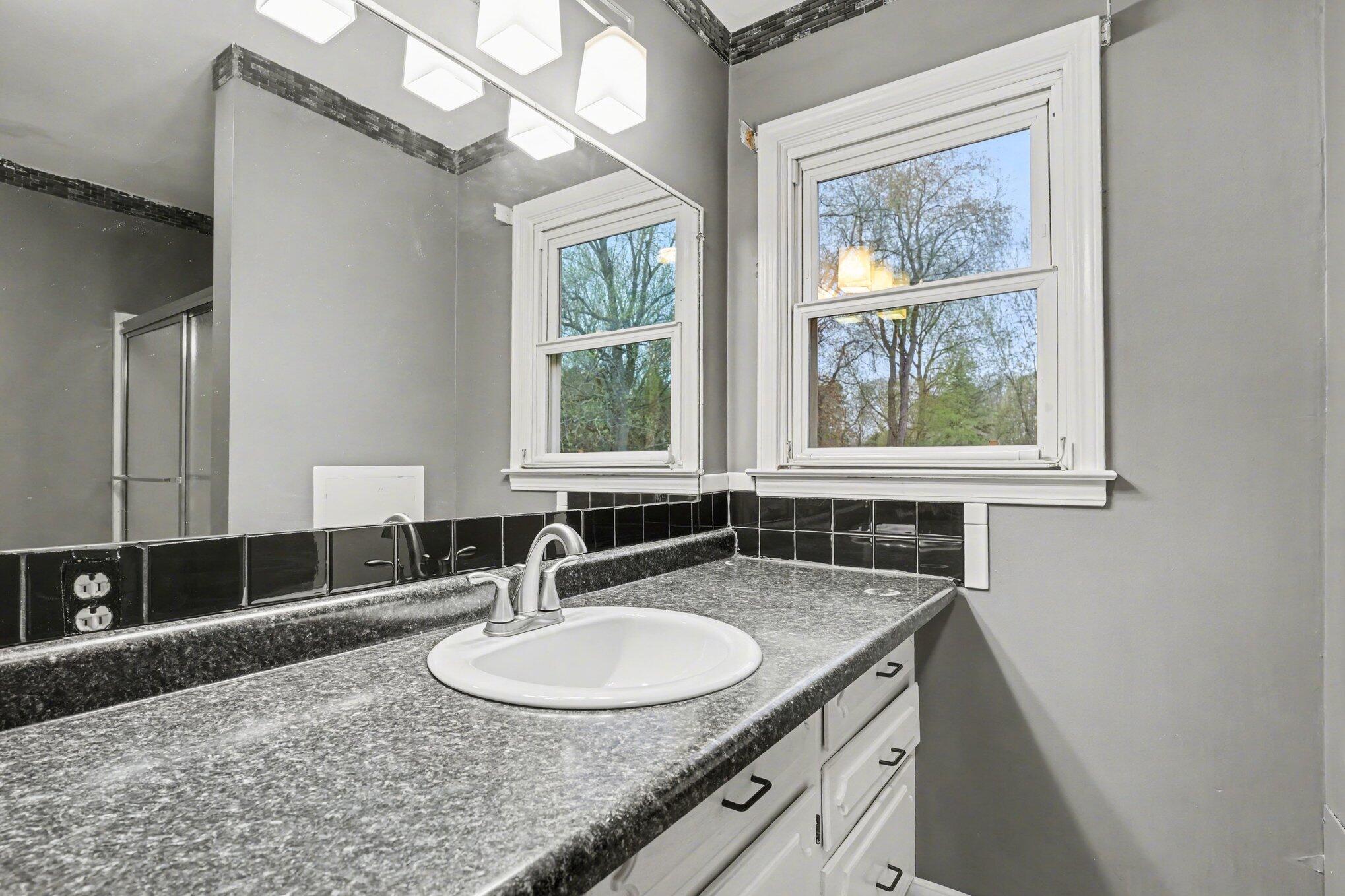 3426 Meadowcroft Avenue Kalamazoo MI 49004