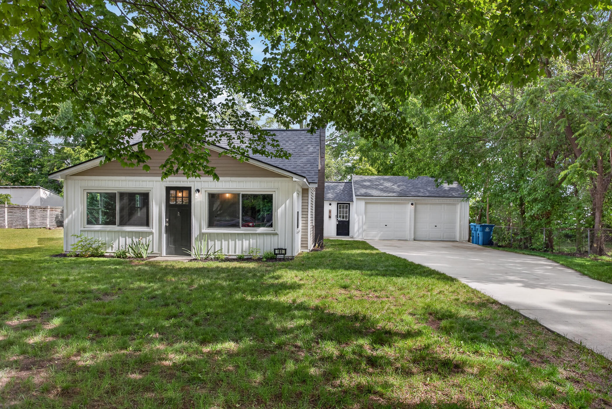 61 Jonquil Street SW Grand Rapids MI 49548