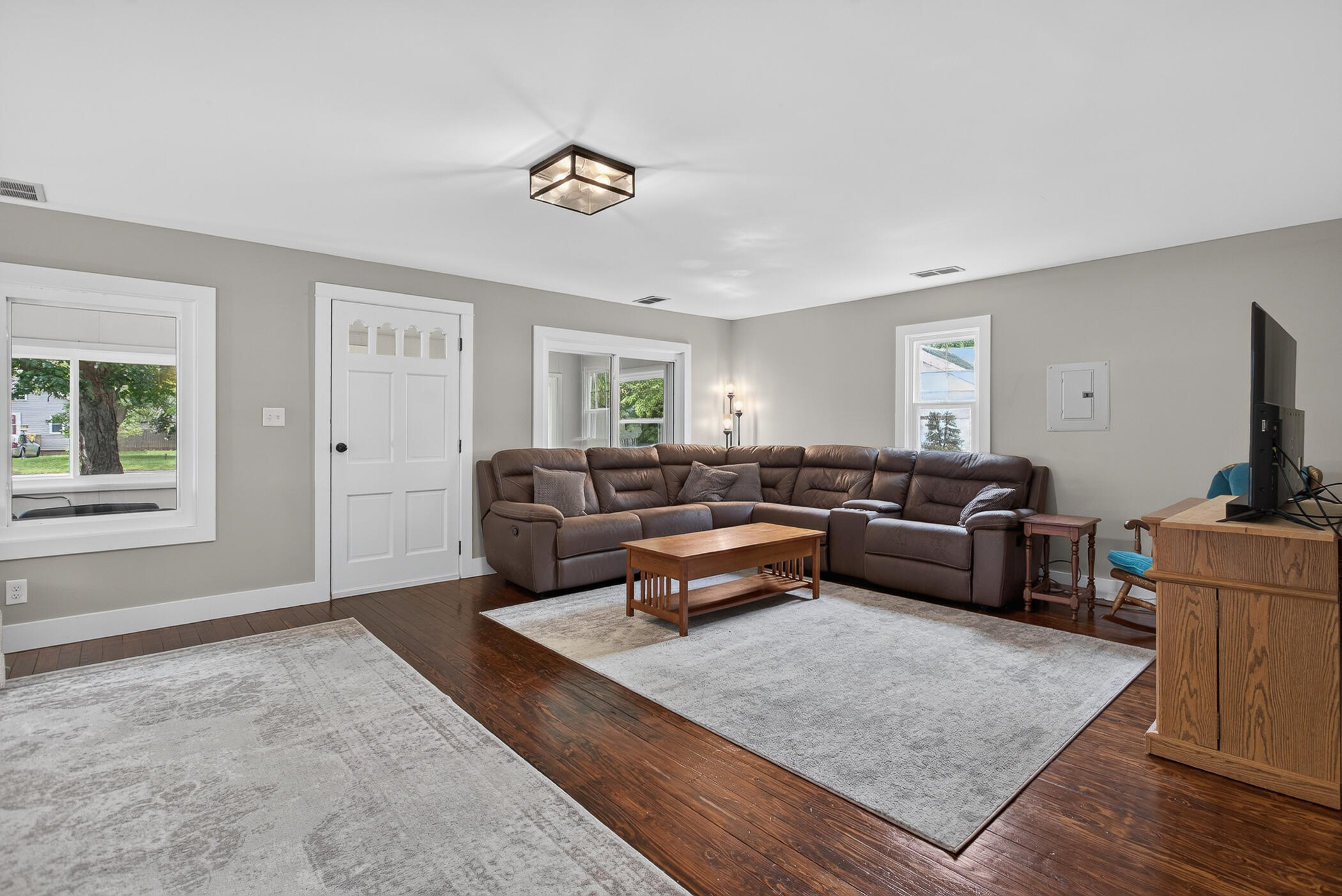 61 Jonquil Street SW Grand Rapids MI 49548