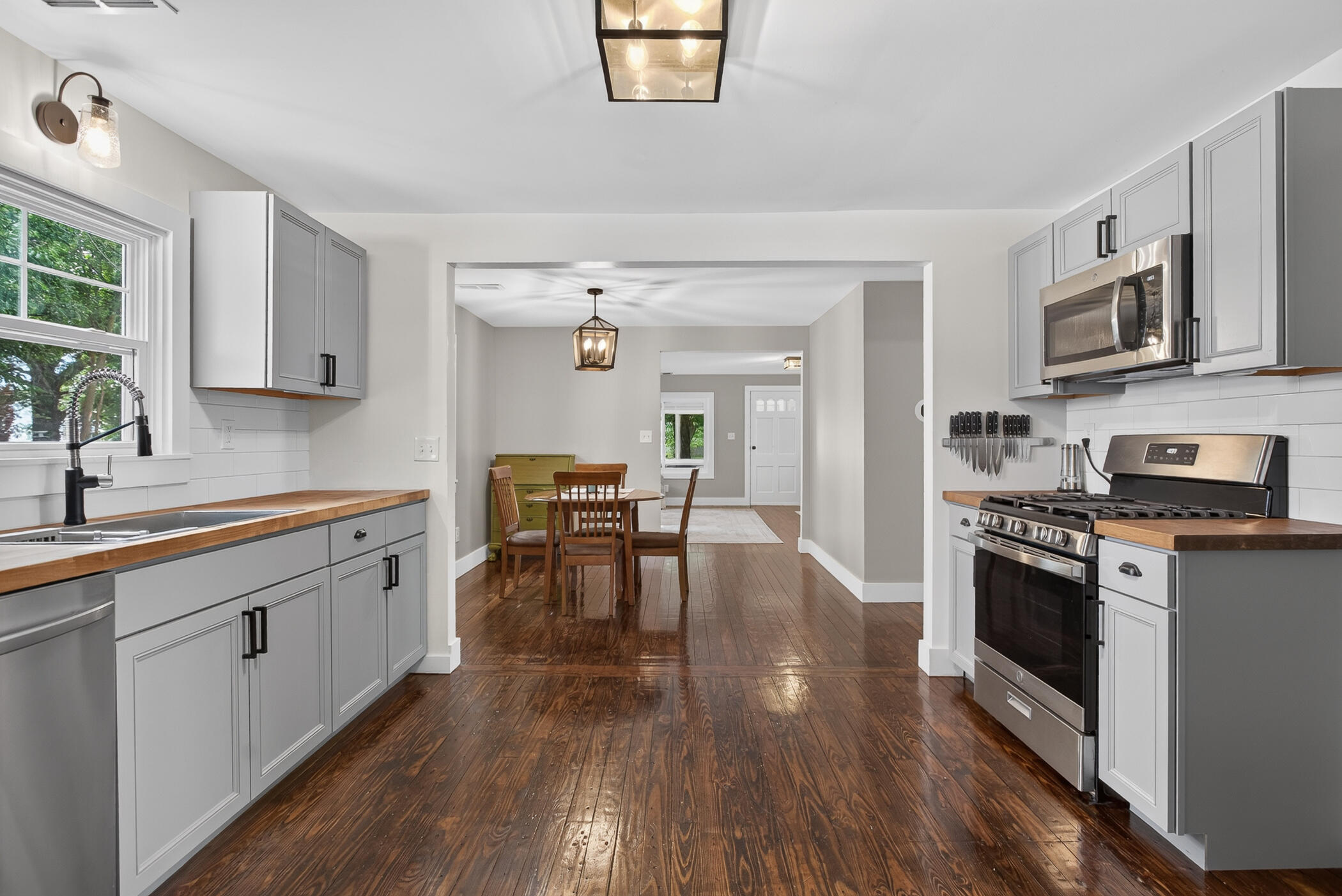 61 Jonquil Street SW Grand Rapids MI 49548
