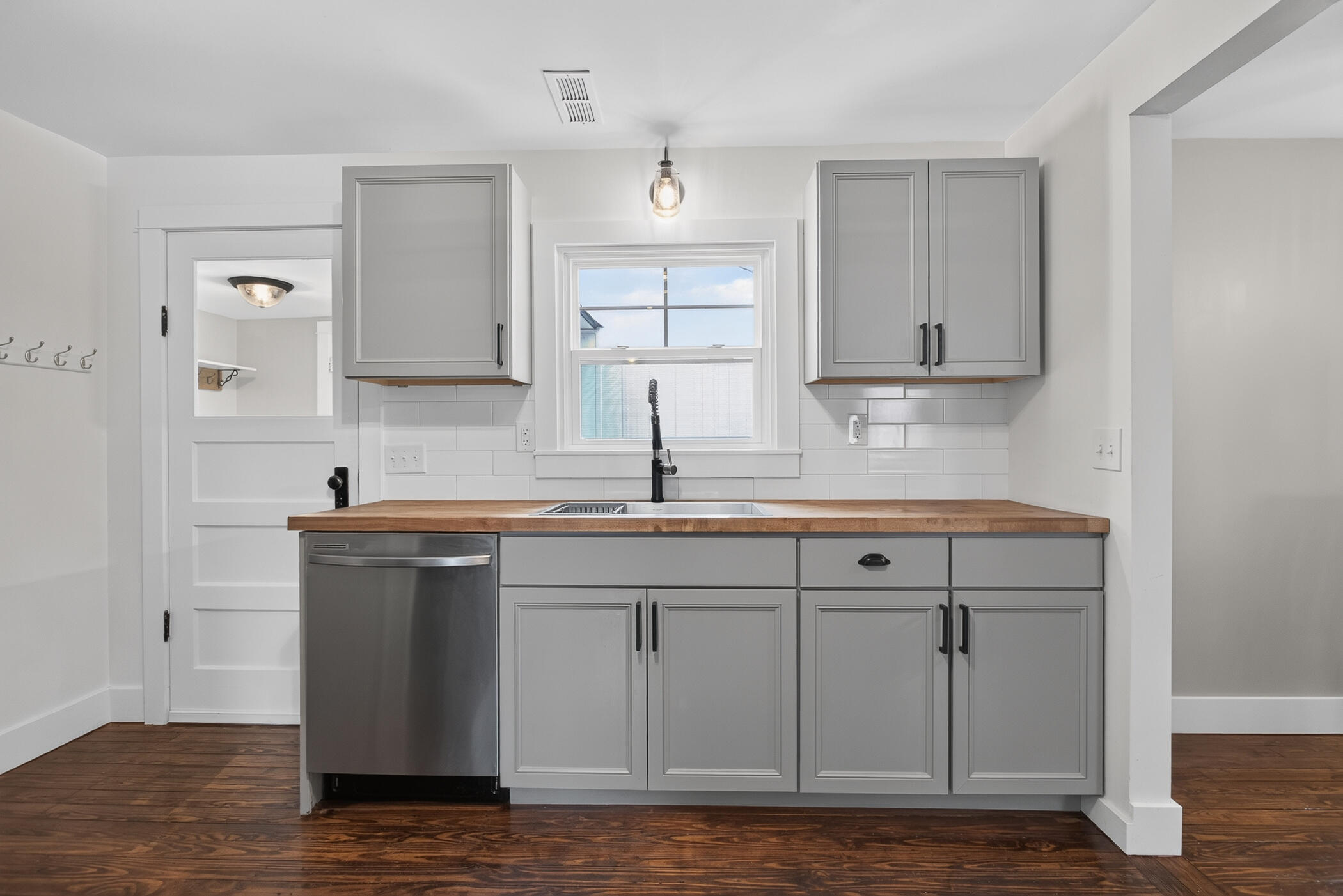 61 Jonquil Street SW Grand Rapids MI 49548