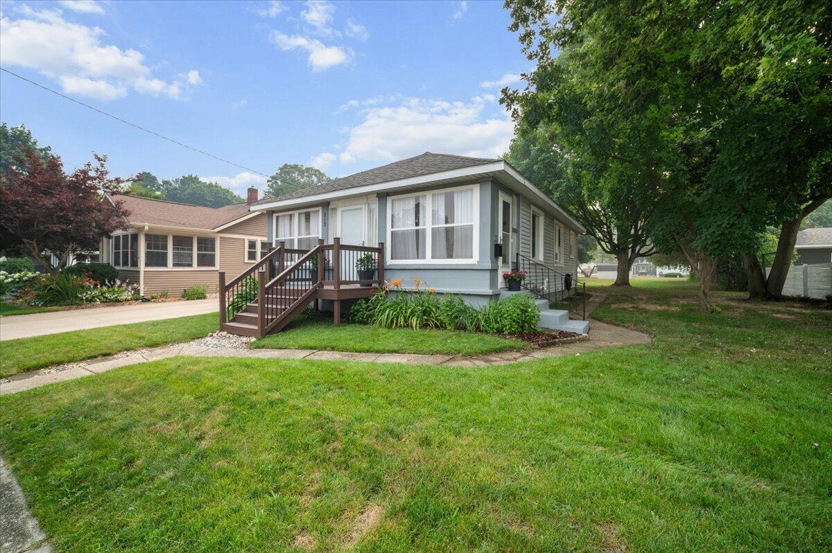 312 Sigsbee Avenue NE Rockford MI 49341