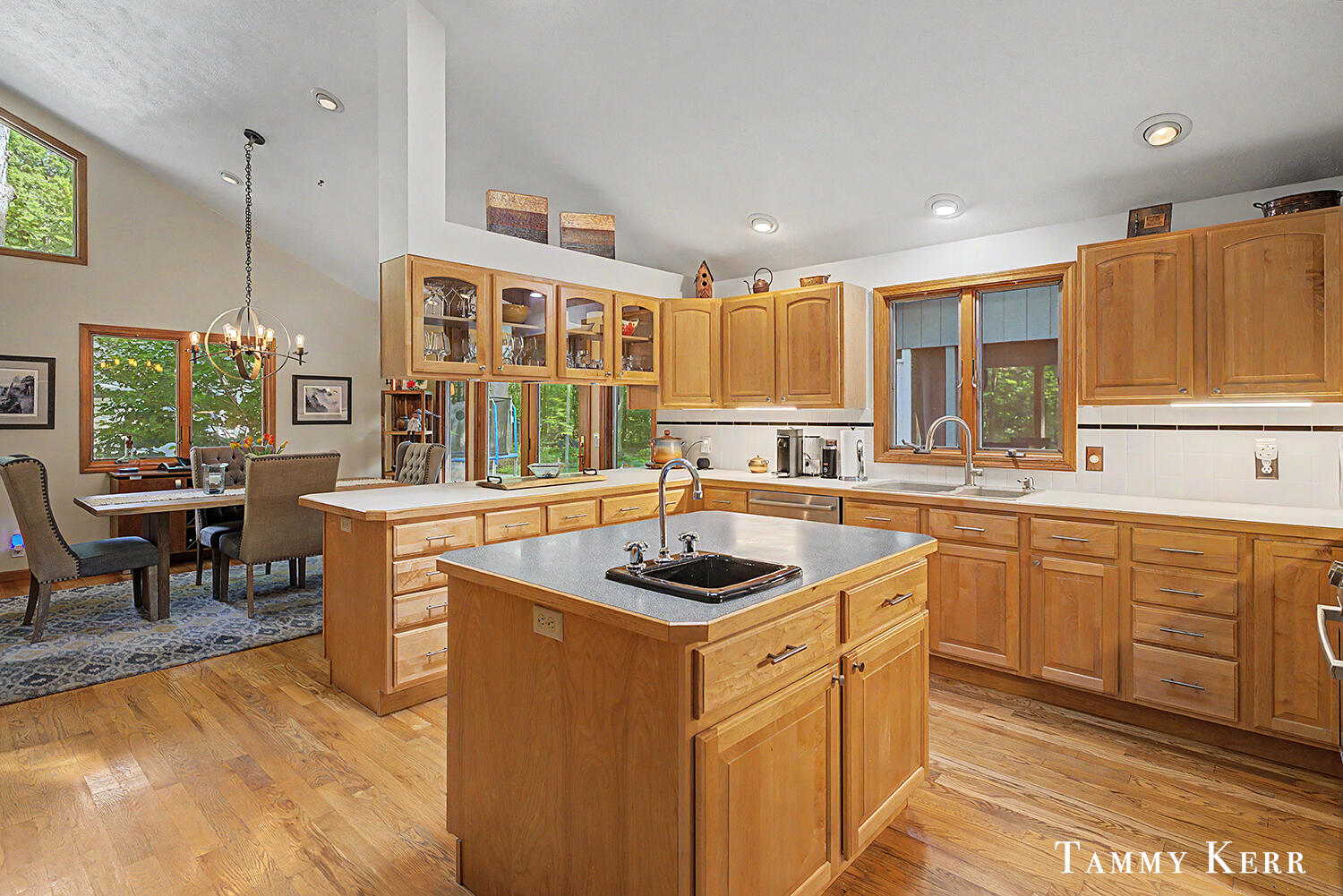 6051 Old Allegan Road Saugatuck MI 49453