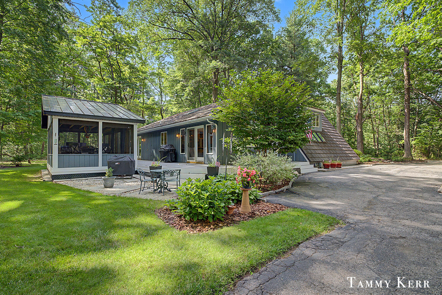 6051 Old Allegan Road Saugatuck MI 49453