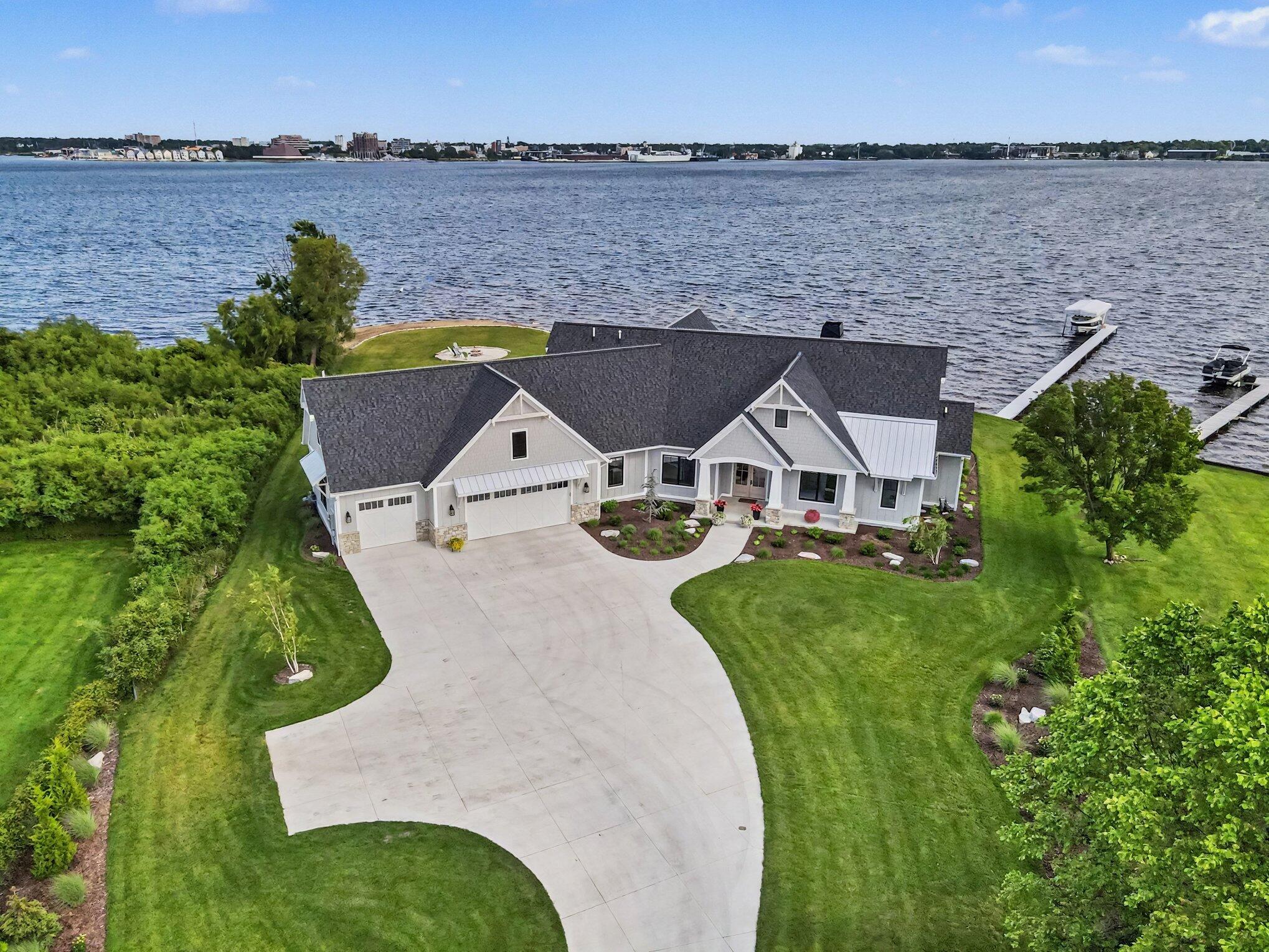 1019 Moorings Court Muskegon MI 49445
