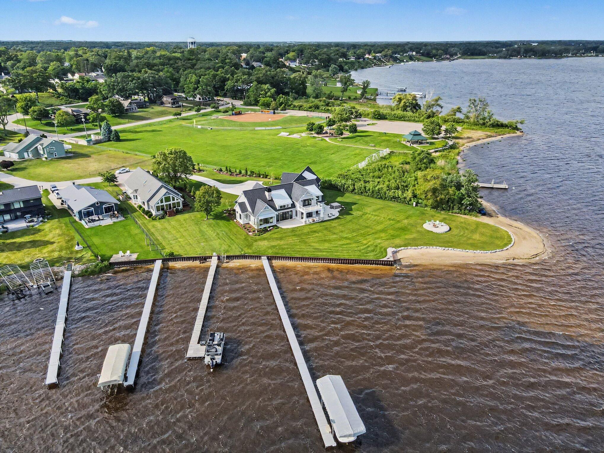 1019 Moorings Court Muskegon MI 49445