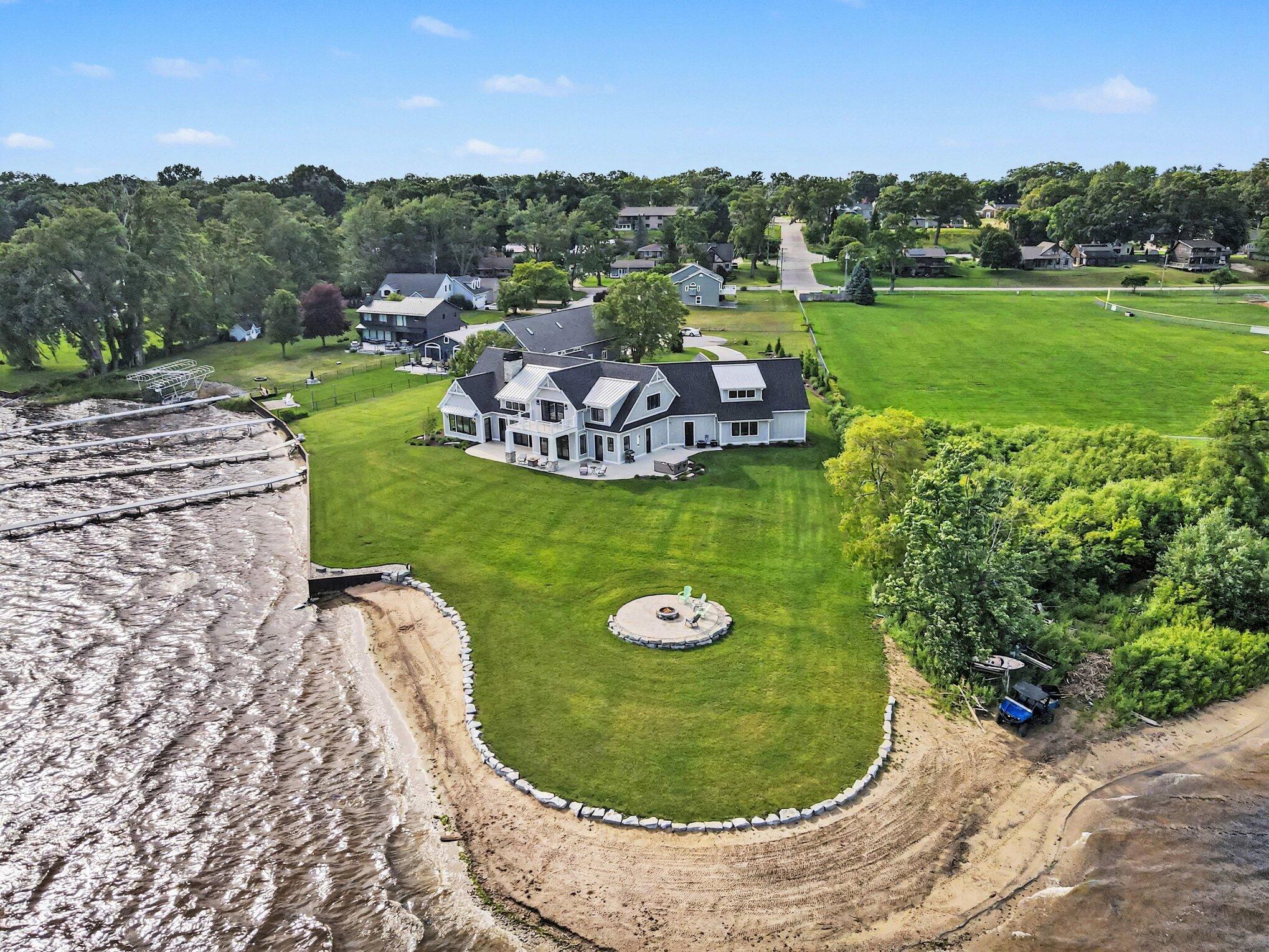 1019 Moorings Court Muskegon MI 49445