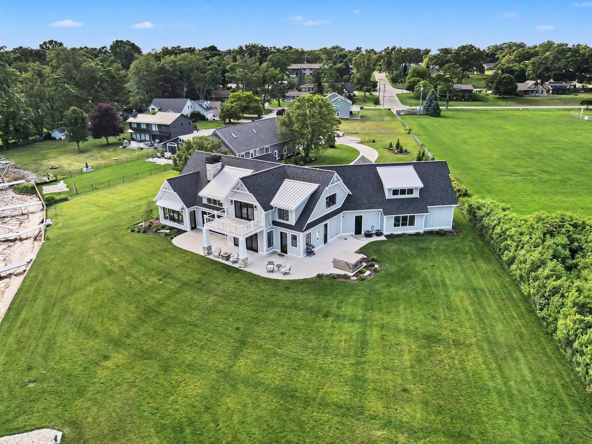 1019 Moorings Court Muskegon MI 49445