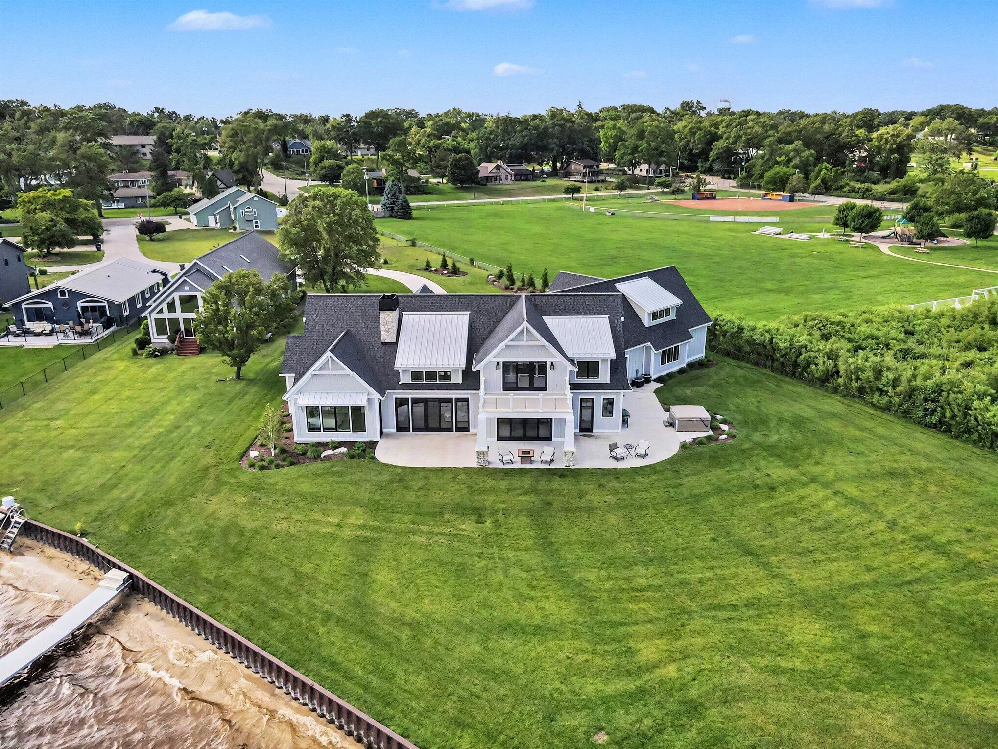 1019 Moorings Court Muskegon MI 49445