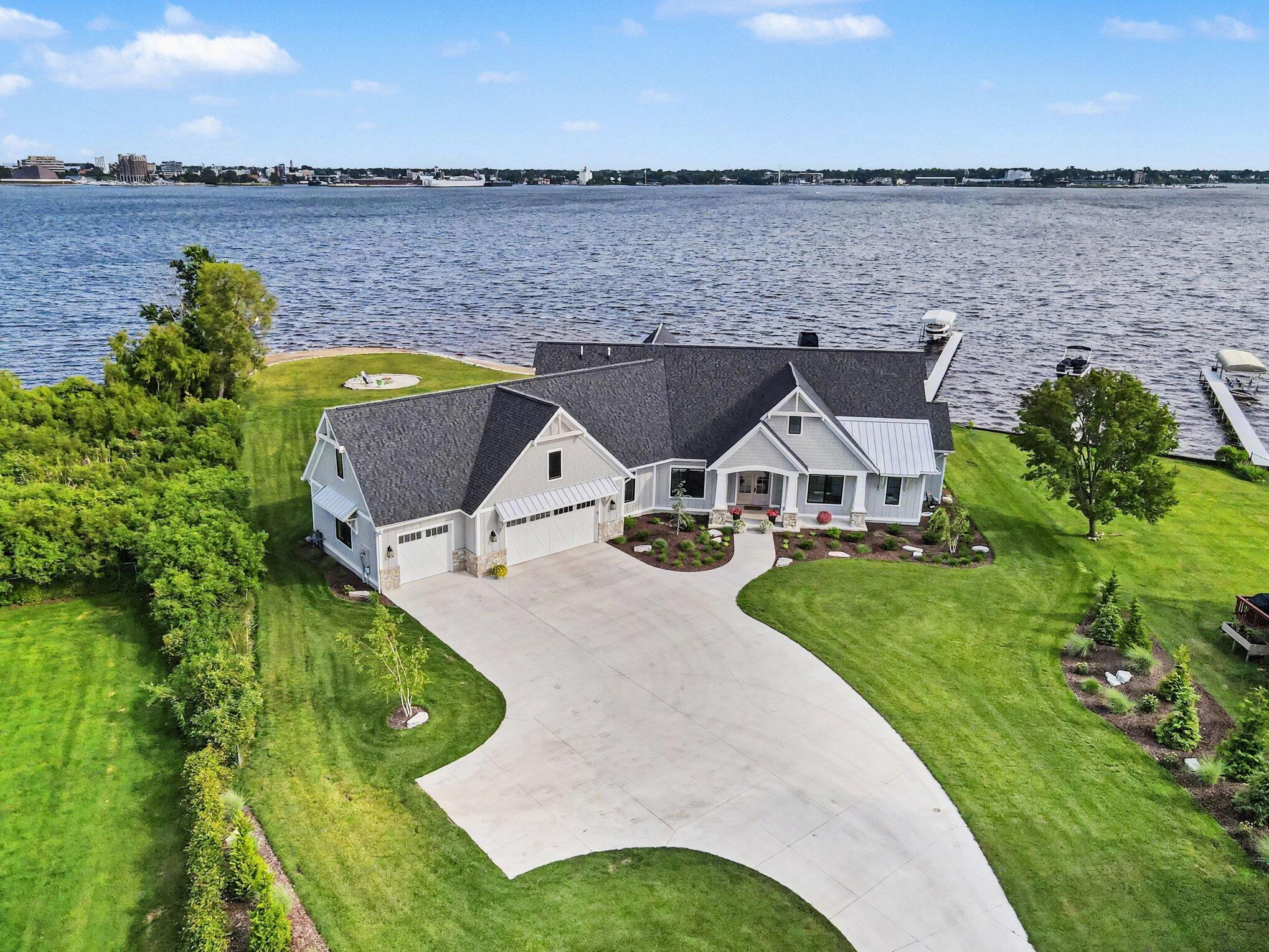 1019 Moorings Court Muskegon MI 49445