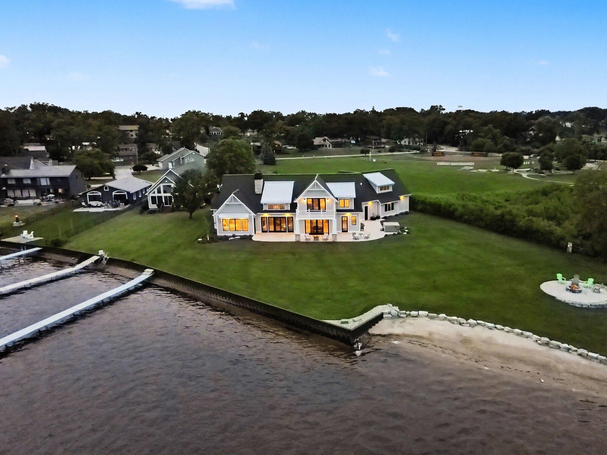 1019 Moorings Court Muskegon MI 49445