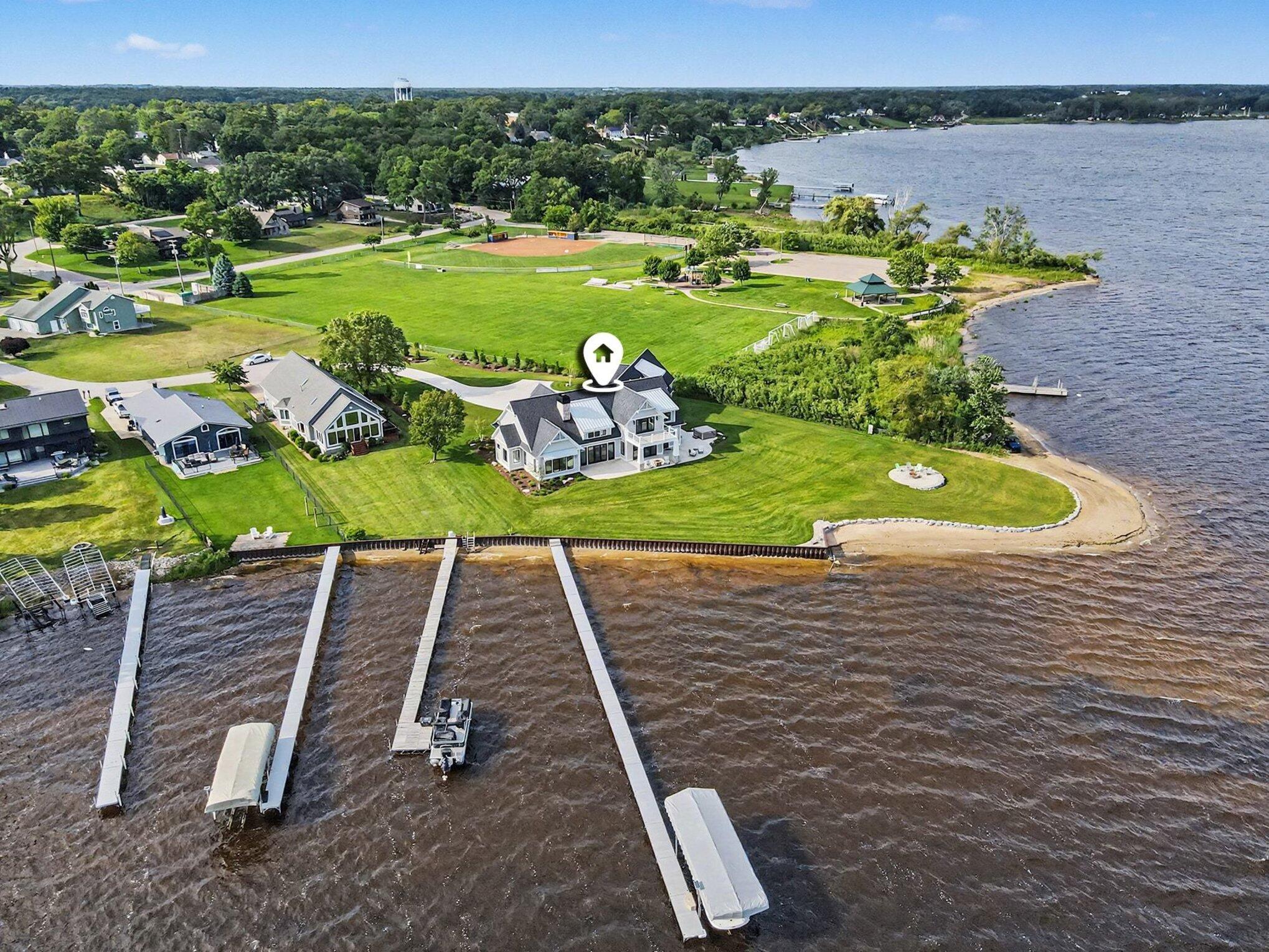 1019 Moorings Court Muskegon MI 49445