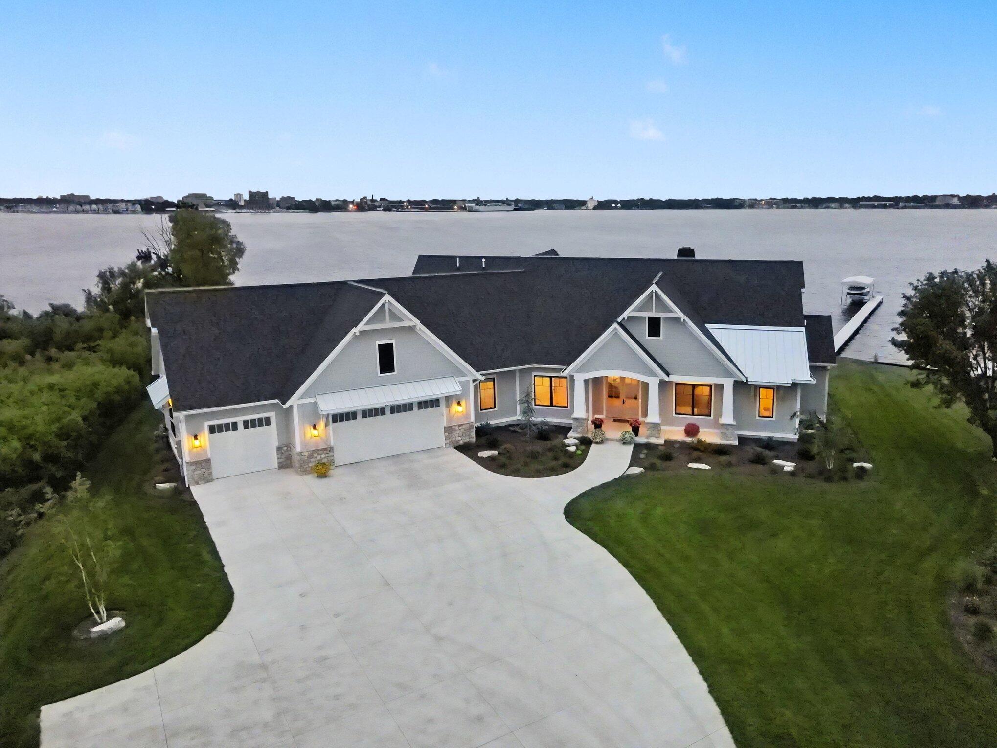 1019 Moorings Court Muskegon MI 49445