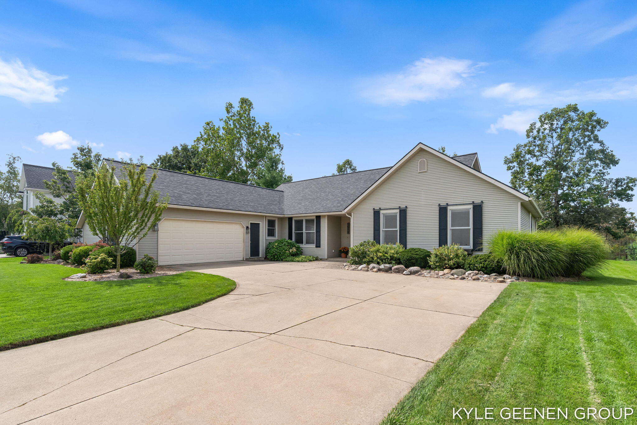 1519 W Springfield Circle Zeeland MI 49464