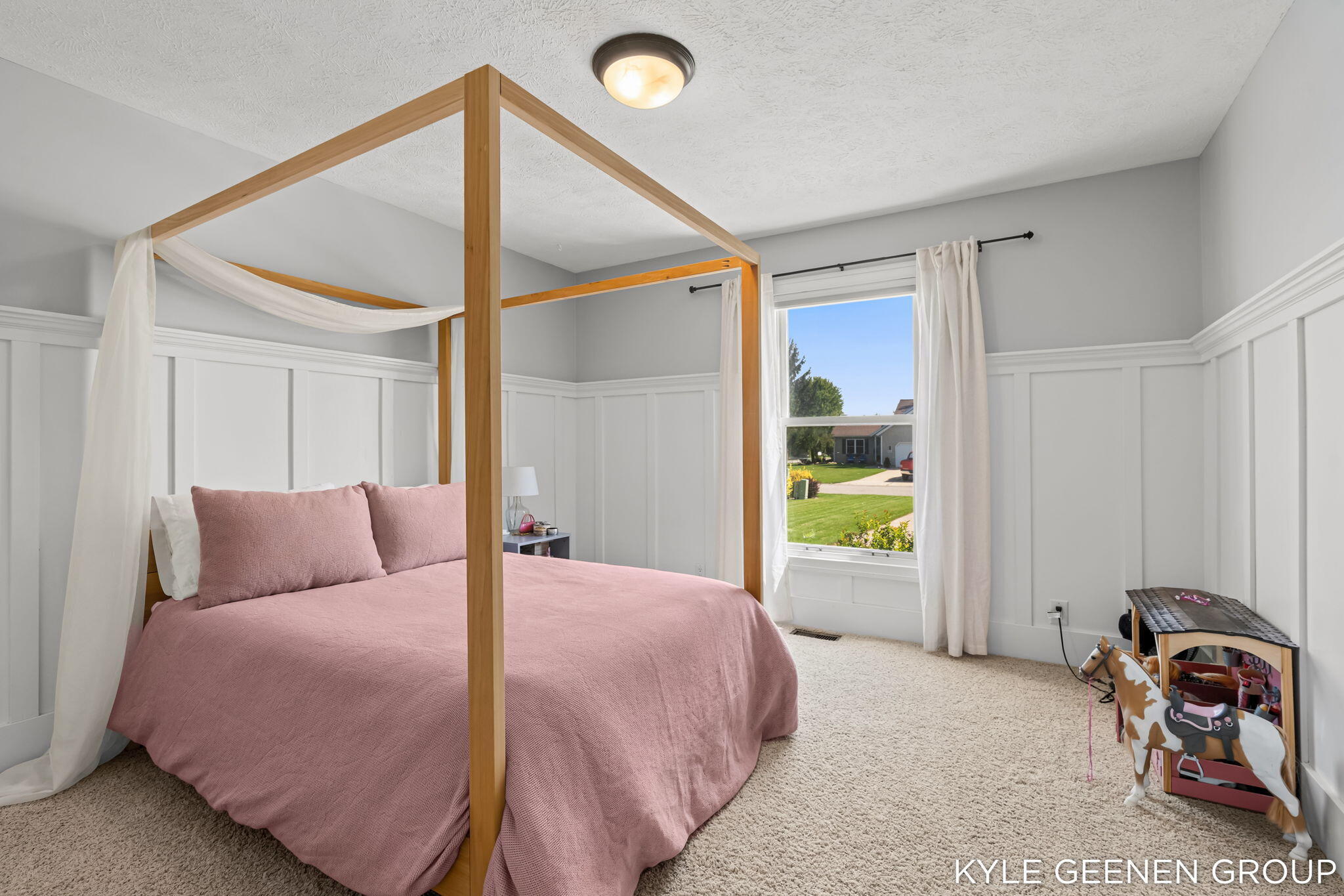 1519 W Springfield Circle Zeeland MI 49464