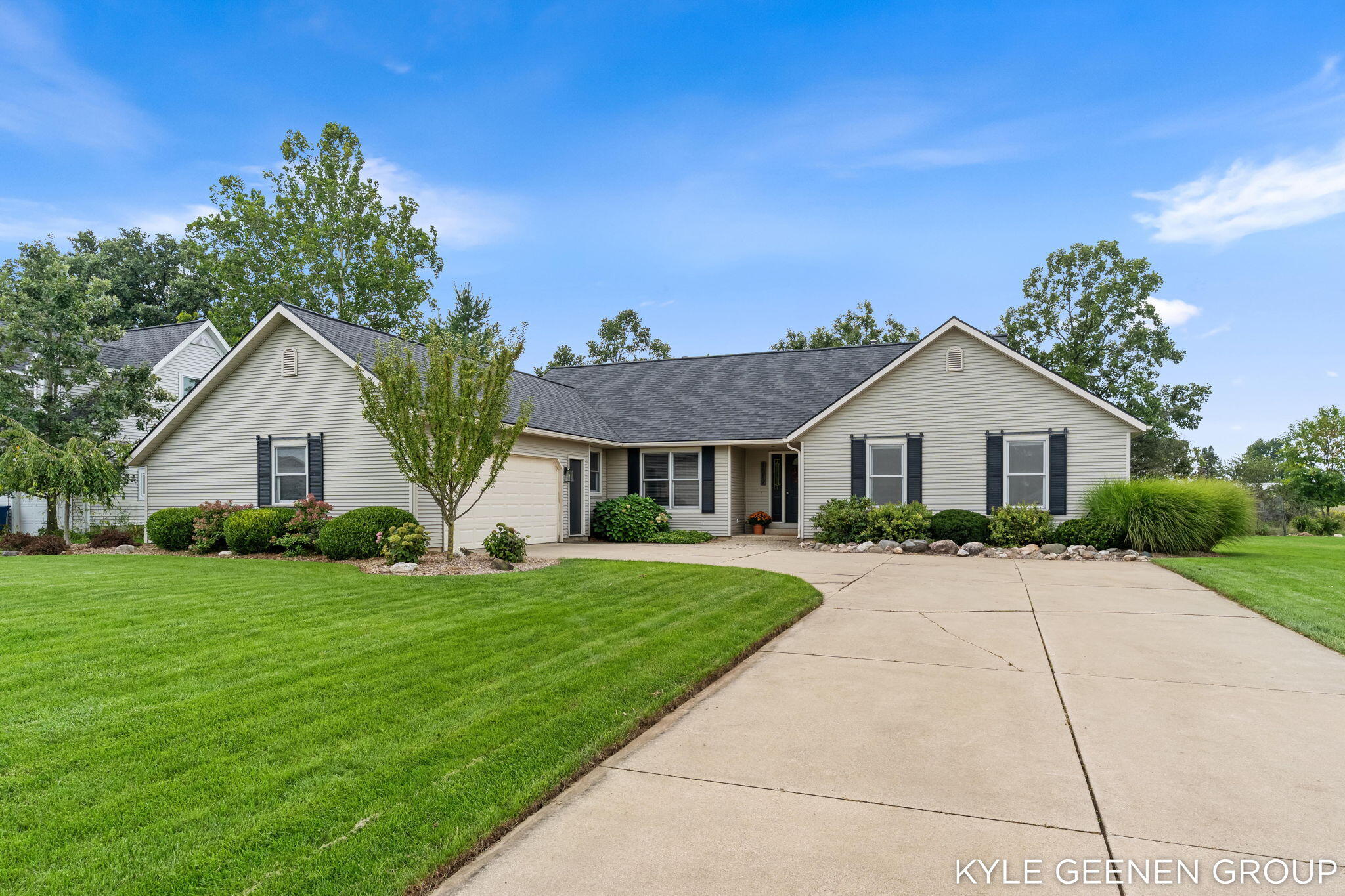 1519 W Springfield Circle Zeeland MI 49464