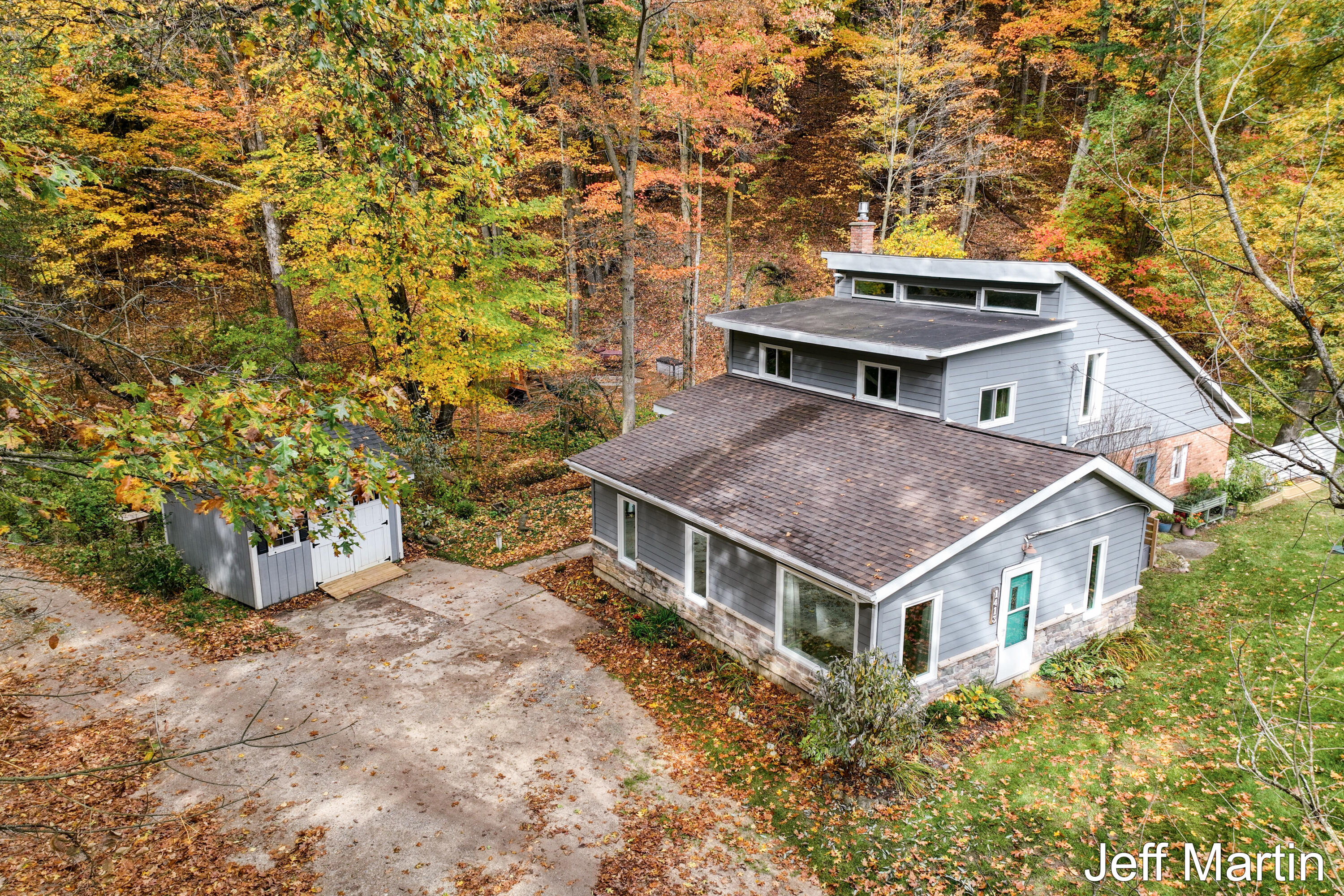 1413 Grand River Drive NE Ada MI 49301