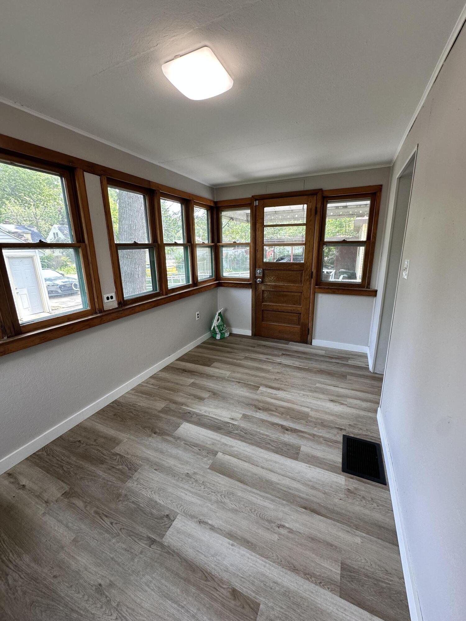 1636 Wood Street Muskegon MI 49442