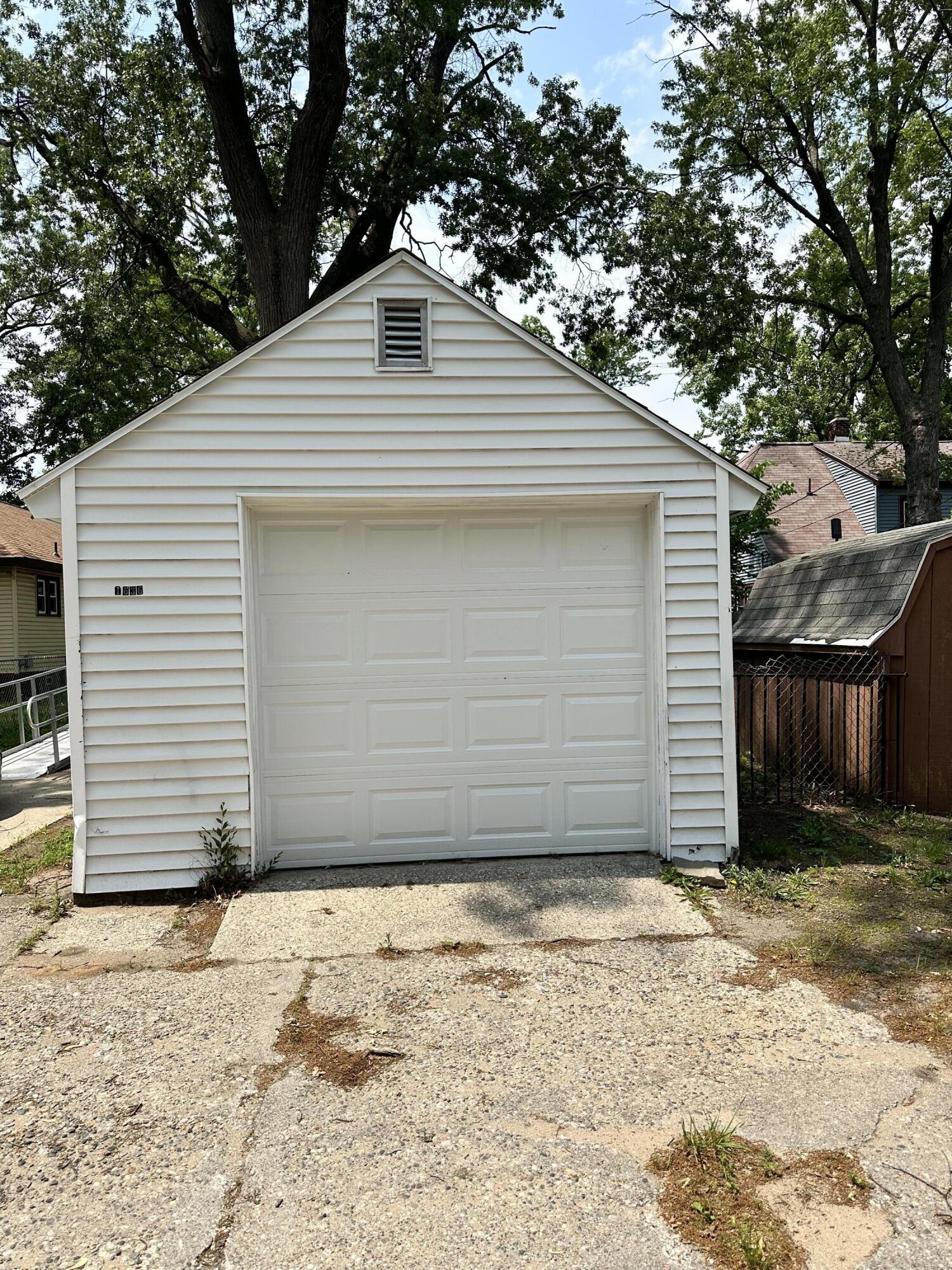 1636 Wood Street Muskegon MI 49442