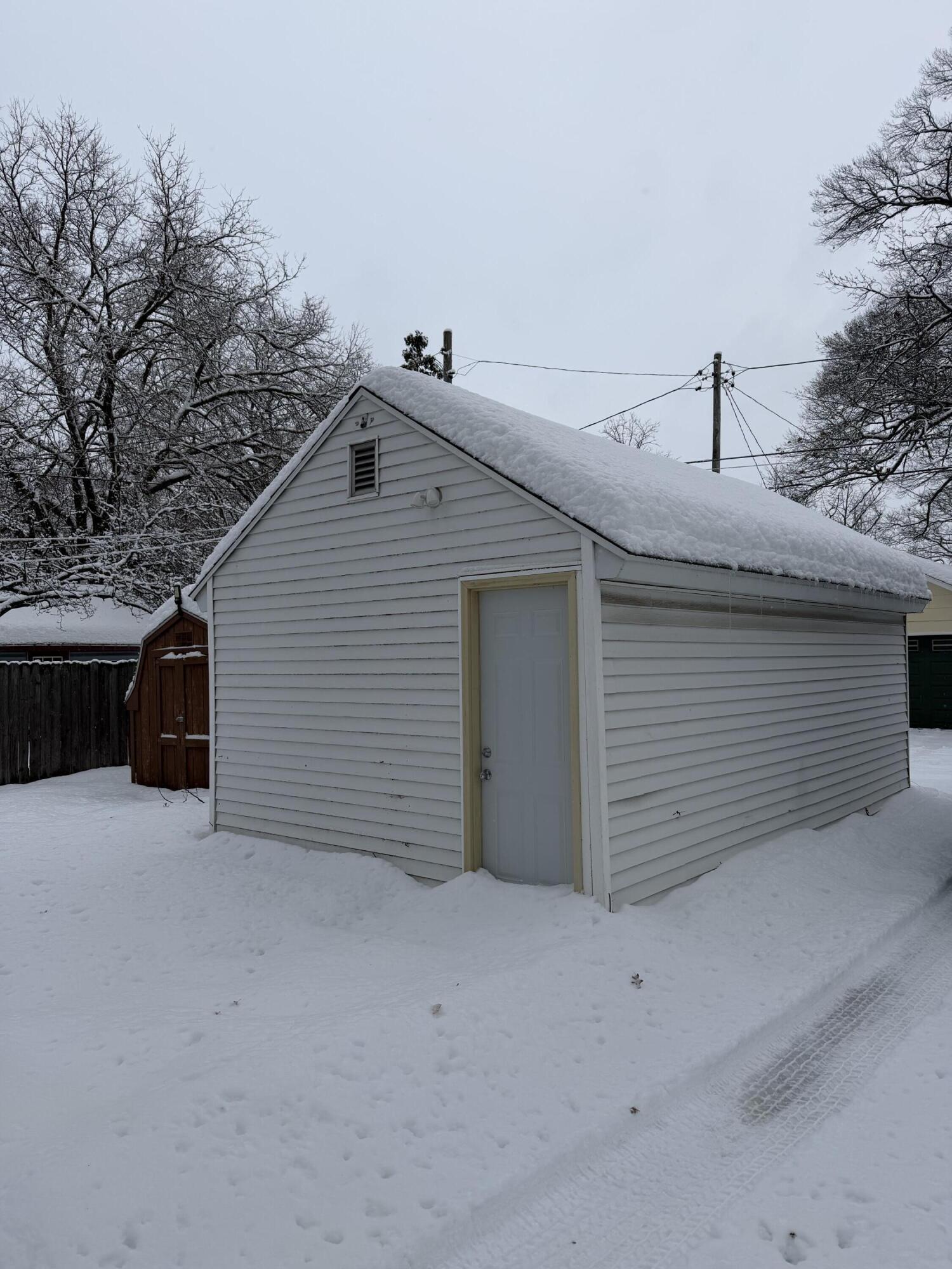 1636 Wood Street Muskegon MI 49442