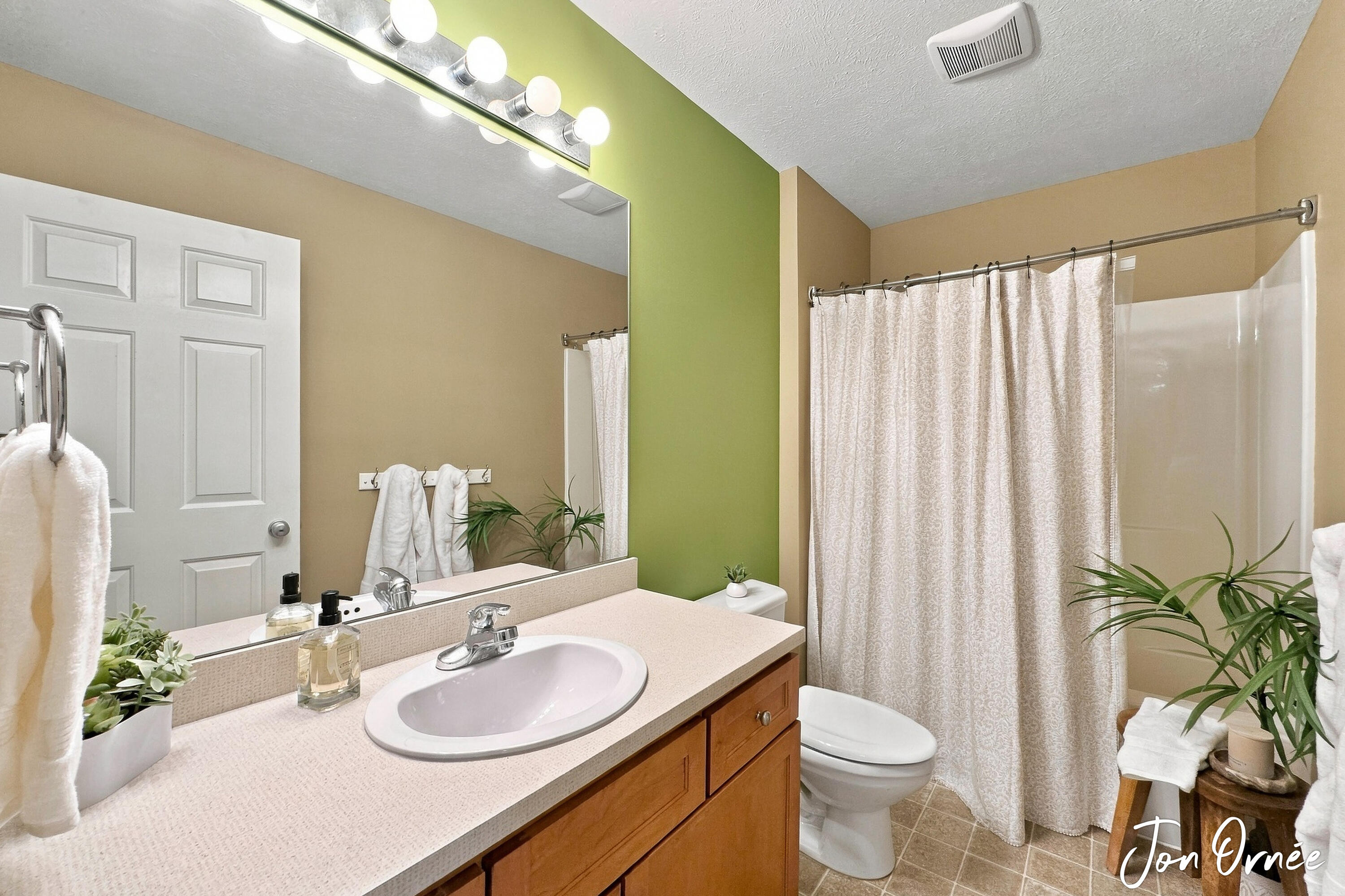8621 Sun Park Drive Zeeland MI 49464