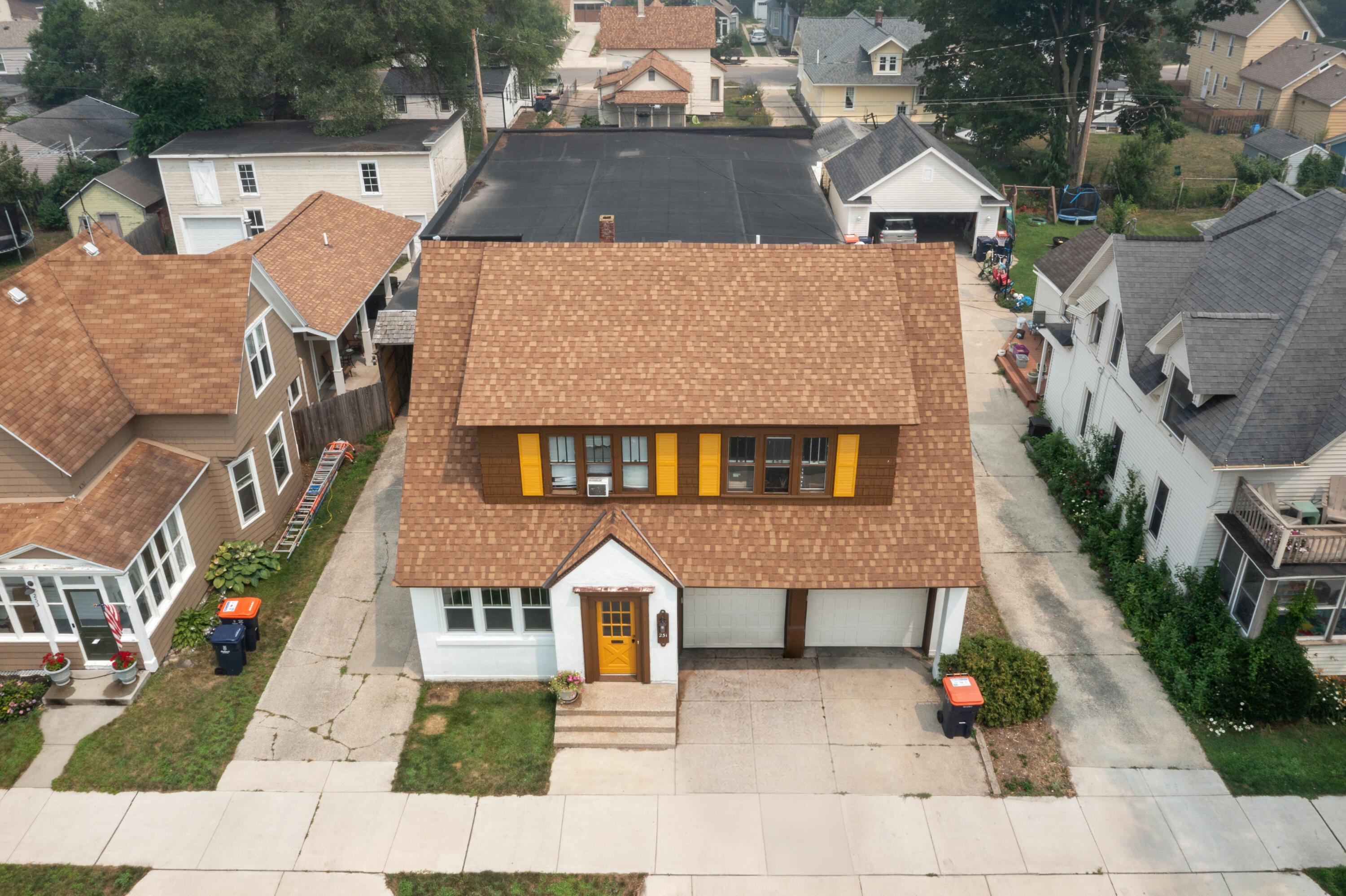 251 W 11th Street Holland MI 49423