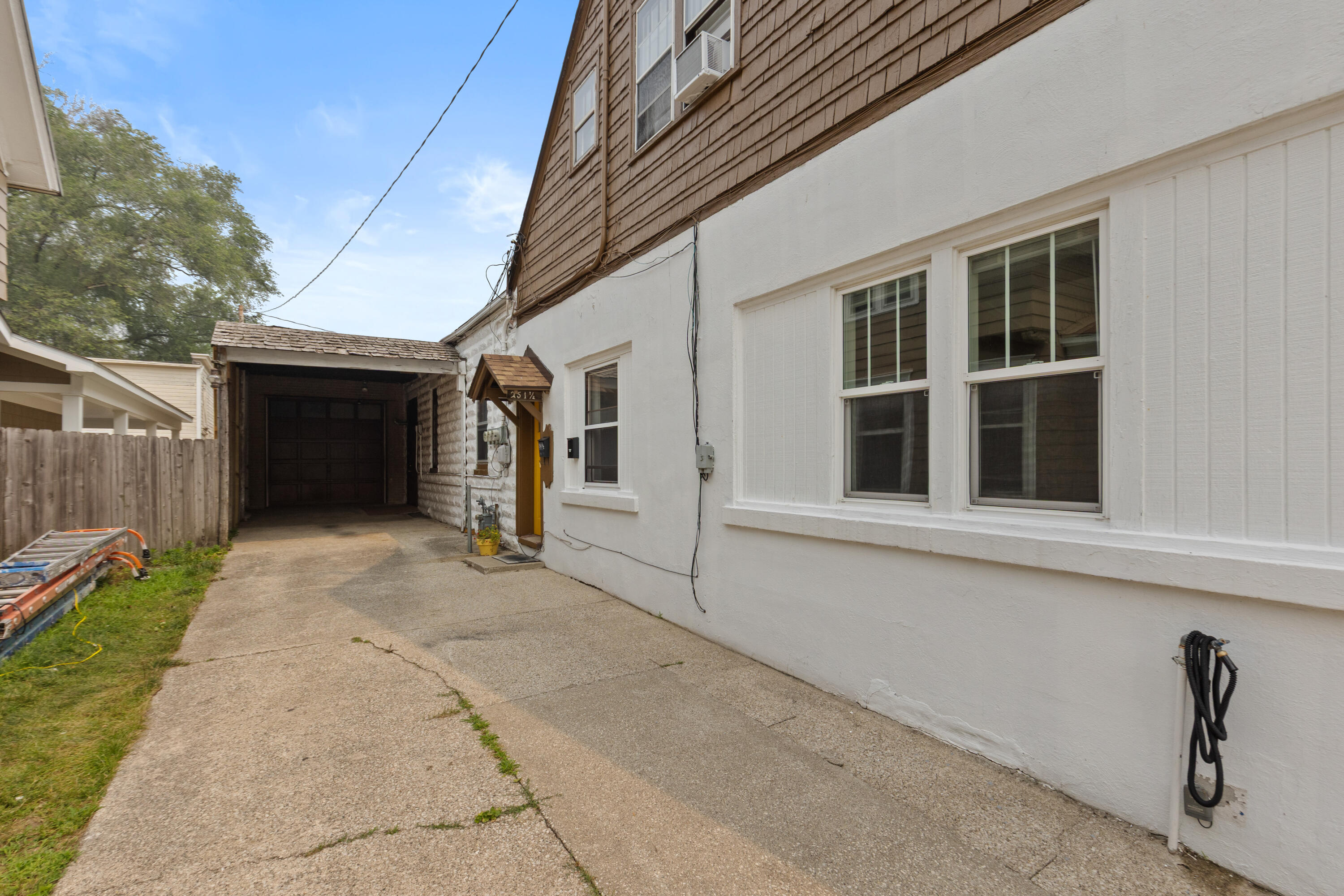 251 W 11th Street Holland MI 49423
