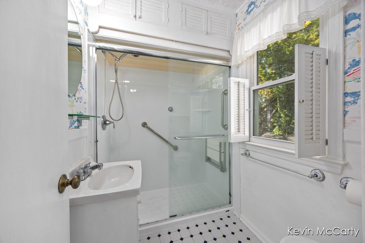 1043 Floral Avenue SE East Grand Rapids MI 49506