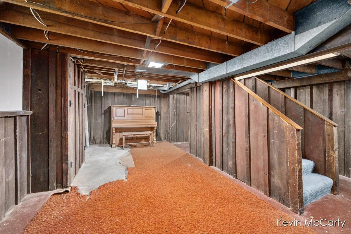 1043 Floral Avenue SE East Grand Rapids MI 49506