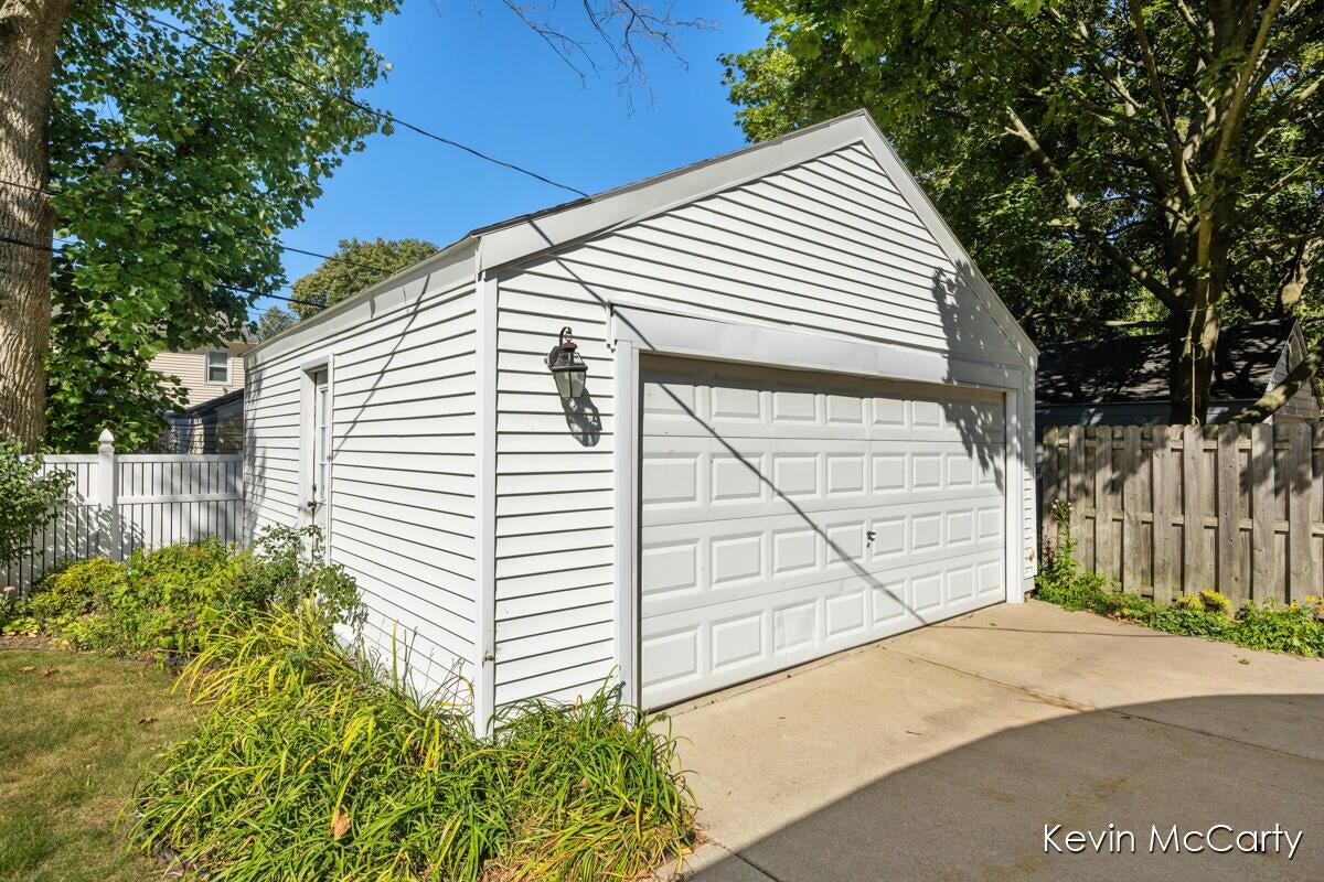 1043 Floral Avenue SE East Grand Rapids MI 49506