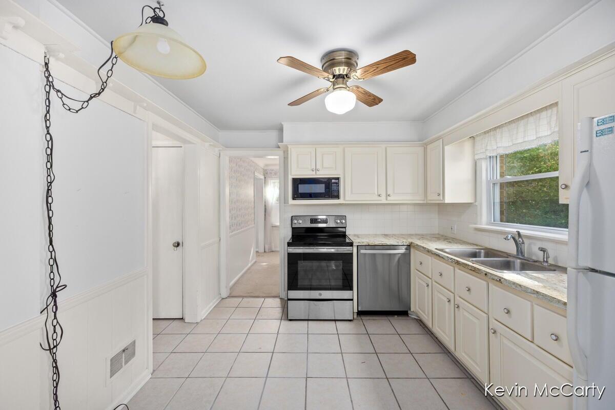 1043 Floral Avenue SE East Grand Rapids MI 49506