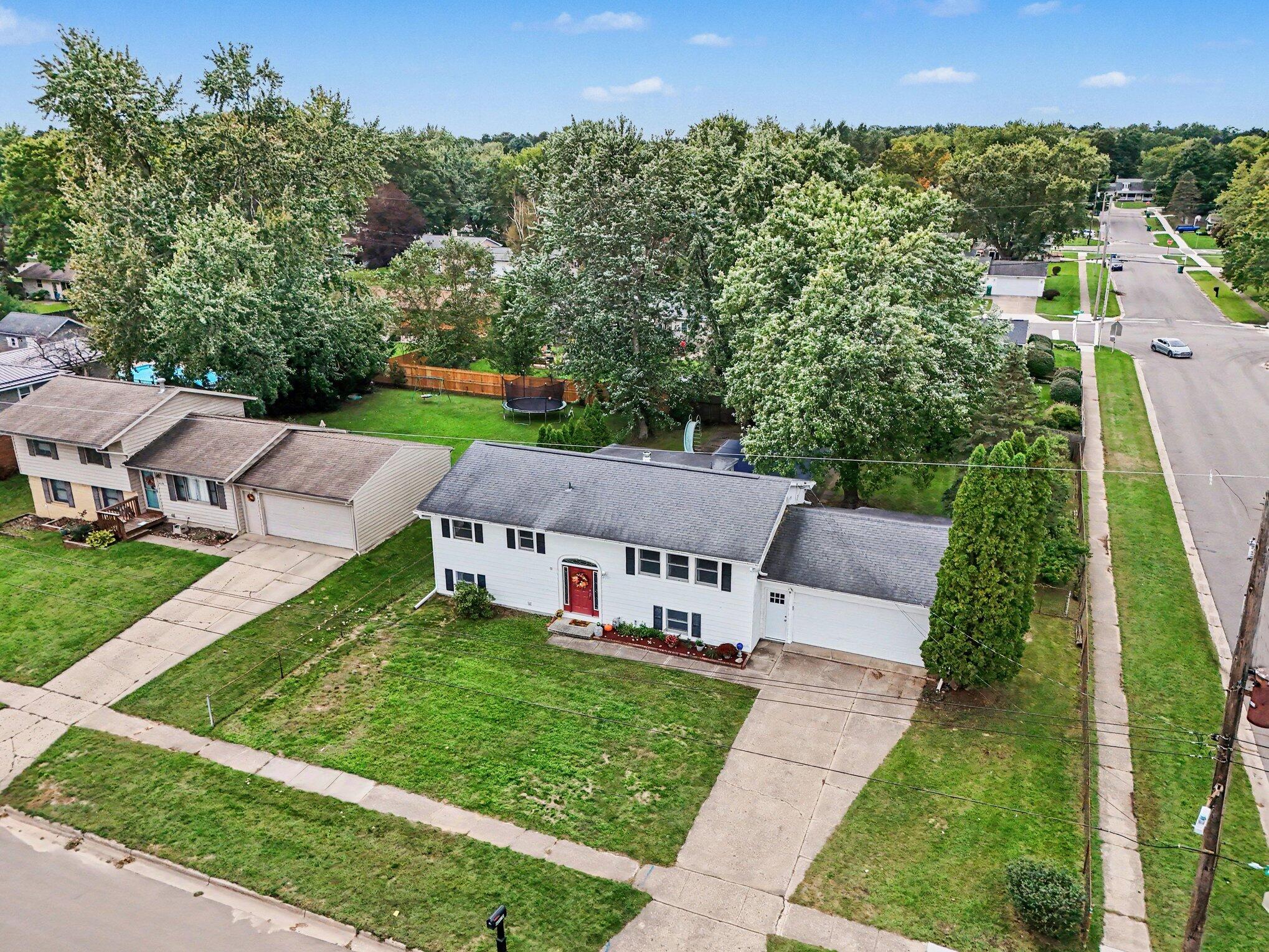 6710 Amberly Street Portage MI 49024
