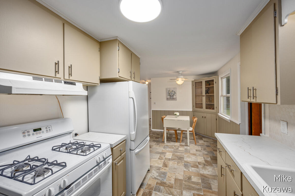 3901 Suburban Shores Drive NE Grand Rapids MI 49525
