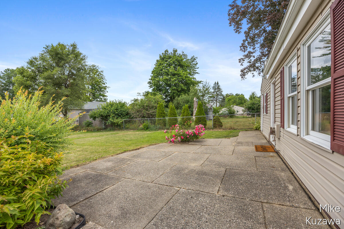 3901 Suburban Shores Drive NE Grand Rapids MI 49525